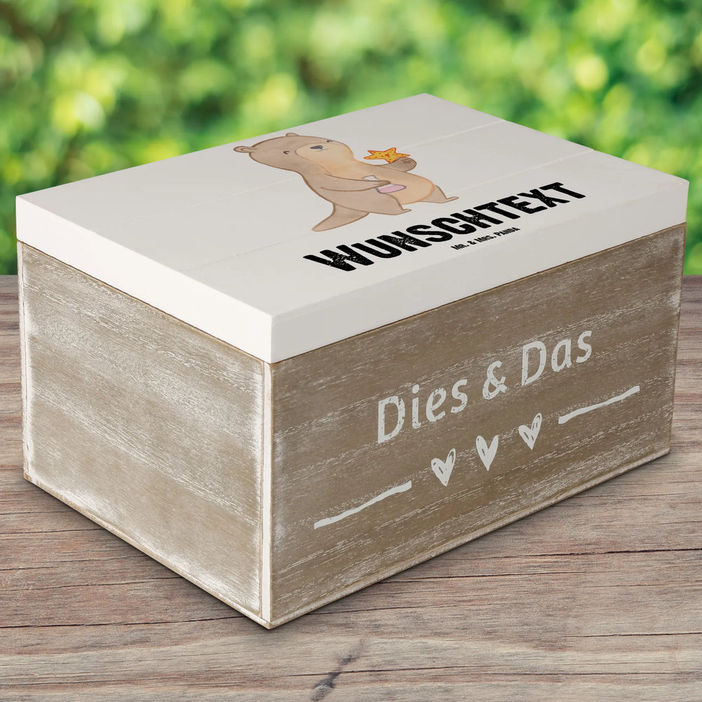 Personalisierte Holzkiste Meeresbiologe mit Herz Holzkiste mit Namen, Schatulle mit Namen, Schatzkiste Personalisiert, Geschenkbox Personalisiert, mit Namen, Erinnerungskiste Personalisiert, Dekokiste mit Namen, Kiste mit Namen, Erinnerungsbox mit Namen, Dekokiste Personalisiert, Truhe mit Namen, Aufbewahrungsbox Personalisiert, Schatulle Personalisiert, GEschenkdose Personalisiert, Schatzkiste mit Namen, Erinnerungsbox Personalisiert, Truhe Personalisiert, Aufbewahrungsbox mit Namen, Holzkiste Personalisiert, Kiste Personalisiert, Beruf, Firma, Schenken, Mitarbeiter, Arbeitskollege, Danke, Kollegin, Geschenk, Kollege, Rente, Jubiläum, Abschied, Dankeschön, Ausbildung, Studium, Maritime Forschung, Meeresforscher, Meeresbiologe, Meereskundler, Naturwissenschaftler