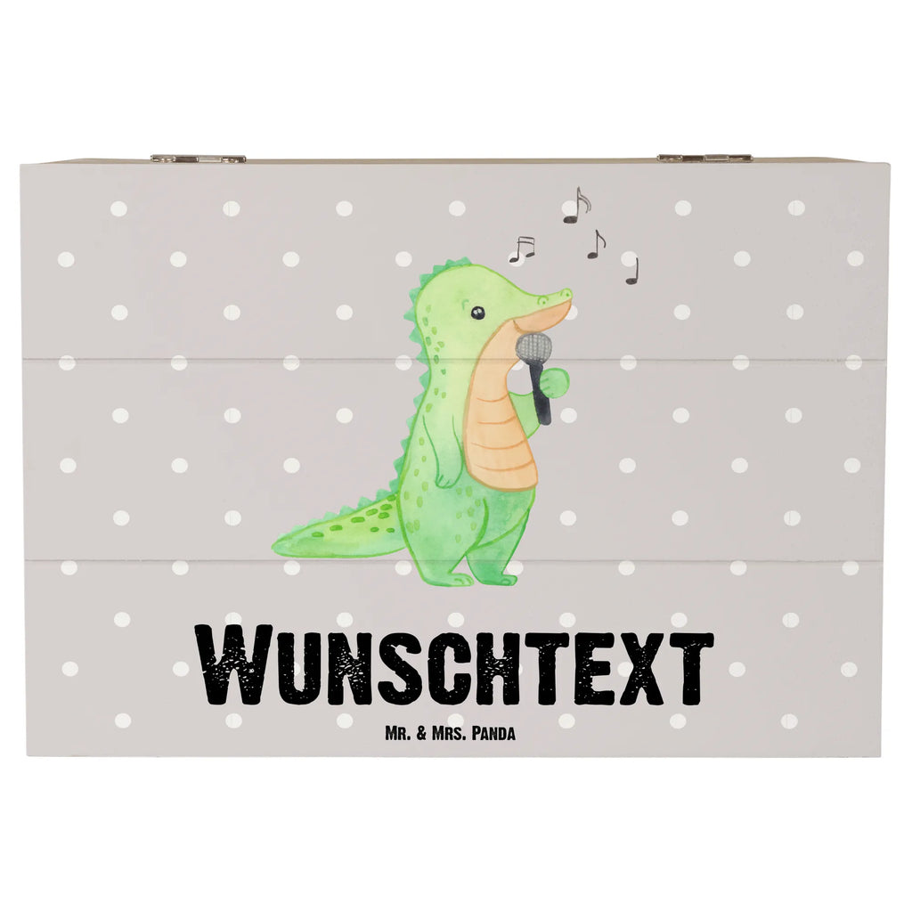 Personalizowane drewniane pudełko krokodyl śpiewać Holzkiste mit Namen, Erinnerungsbox Personalisiert, Schatzkiste Personalisiert, Kiste mit Namen, GEschenkdose Personalisiert, Schatulle Personalisiert, Schatzkiste mit Namen, Dekokiste mit Namen, Dekokiste Personalisiert, Erinnerungskiste Personalisiert, Aufbewahrungsbox Personalisiert, Aufbewahrungsbox mit Namen, Erinnerungsbox mit Namen, Truhe mit Namen, Schatulle mit Namen, Kiste Personalisiert, Truhe Personalisiert, mit Namen, Geschenkbox Personalisiert, Holzkiste Personalisiert, Geschenk, Schenken, Sport, Sportart, Hobby, Danke, Dankeschön, Auszeichnung, Gewinn, Sportler, Gesang, Live Auftritt, Band, Singen, Hobbysänger