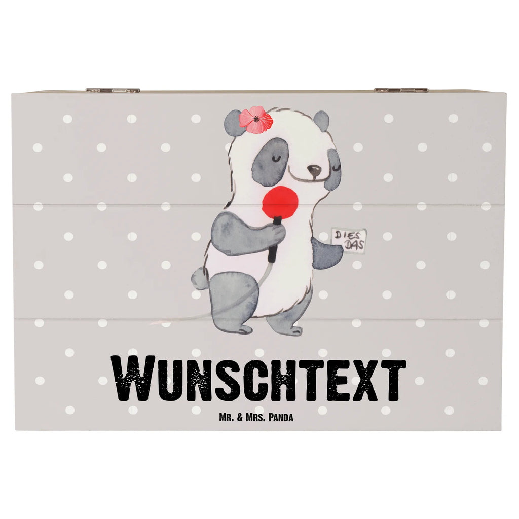 Personalizowane drewniane pudełko dziennikarka sportowa Serce GEschenkdose Personalisiert, Erinnerungskiste Personalisiert, Kiste mit Namen, Schatzkiste Personalisiert, Dekokiste Personalisiert, Erinnerungsbox Personalisiert, Kiste Personalisiert, Dekokiste mit Namen, Holzkiste mit Namen, Truhe mit Namen, Geschenkbox Personalisiert, Aufbewahrungsbox mit Namen, Erinnerungsbox mit Namen, mit Namen, Schatulle mit Namen, Schatulle Personalisiert, Schatzkiste mit Namen, Holzkiste Personalisiert, Truhe Personalisiert, Aufbewahrungsbox Personalisiert, Beruf, Firma, Schenken, Mitarbeiter, Arbeitskollege, Danke, Kollegin, Geschenk, Kollege, Rente, Jubiläum, Abschied, Dankeschön, Ausbildung, Pressebüro, Journalistin, Redakteurin, Studium, Reporterin, Sportjournalistin