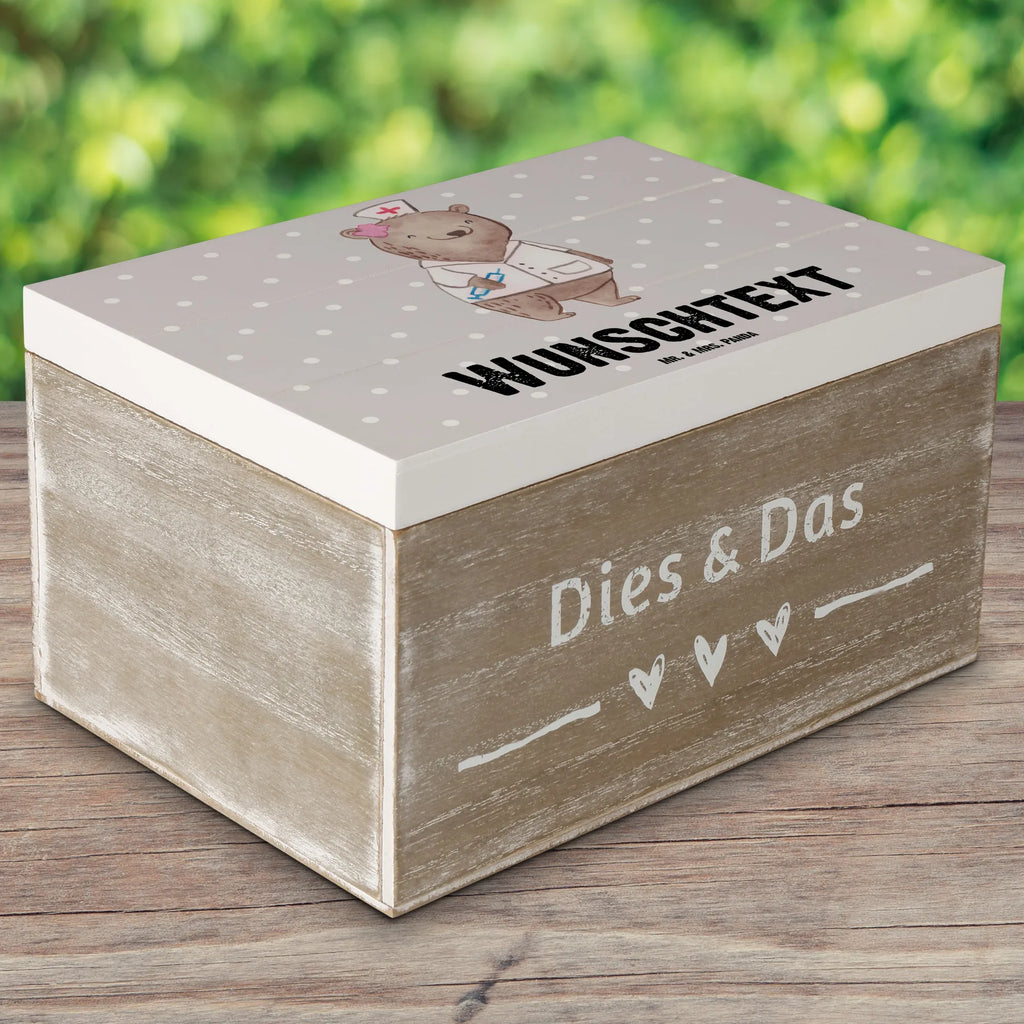Personalizowane drewniane pudełko Lekarka serce Dekokiste Personalisiert, Truhe Personalisiert, Holzkiste Personalisiert, mit Namen, Geschenkbox Personalisiert, Erinnerungskiste Personalisiert, Kiste mit Namen, Kiste Personalisiert, GEschenkdose Personalisiert, Holzkiste mit Namen, Erinnerungsbox Personalisiert, Aufbewahrungsbox mit Namen, Aufbewahrungsbox Personalisiert, Schatzkiste mit Namen, Truhe mit Namen, Schatzkiste Personalisiert, Schatulle mit Namen, Erinnerungsbox mit Namen, Schatulle Personalisiert, Dekokiste mit Namen, Beruf, Firma, Schenken, Mitarbeiter, Arbeitskollege, Danke, Kollegin, Geschenk, Kollege, Rente, Jubiläum, Abschied, Dankeschön, Ausbildung, Doktorin, Ärztin, Arztpraxis, Doktortitel, Hausärztin, Medizinstudium, Medizinerin
