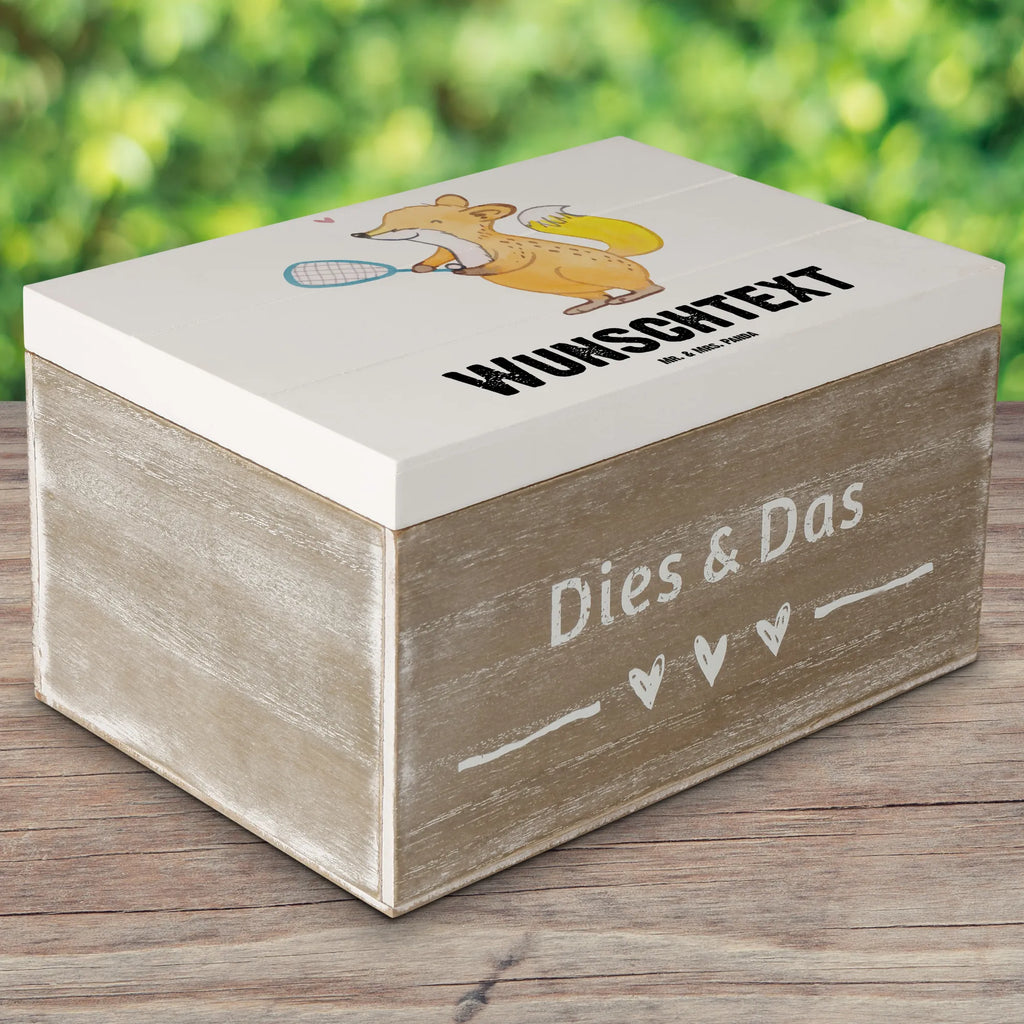 Personalised wooden chest Fox playing squash Erinnerungsbox Personalisiert, Erinnerungsbox mit Namen, Kiste Personalisiert, GEschenkdose Personalisiert, Dekokiste Personalisiert, Holzkiste Personalisiert, Truhe mit Namen, Holzkiste mit Namen, Kiste mit Namen, Truhe Personalisiert, Schatzkiste mit Namen, Schatulle mit Namen, Dekokiste mit Namen, Schatulle Personalisiert, mit Namen, Geschenkbox Personalisiert, Aufbewahrungsbox mit Namen, Schatzkiste Personalisiert, Aufbewahrungsbox Personalisiert, Erinnerungskiste Personalisiert, Geschenk, Schenken, Sport, Sportart, Hobby, Danke, Dankeschön, Auszeichnung, Gewinn, Sportler, Squash spielen, Ballsport, Squashhalle