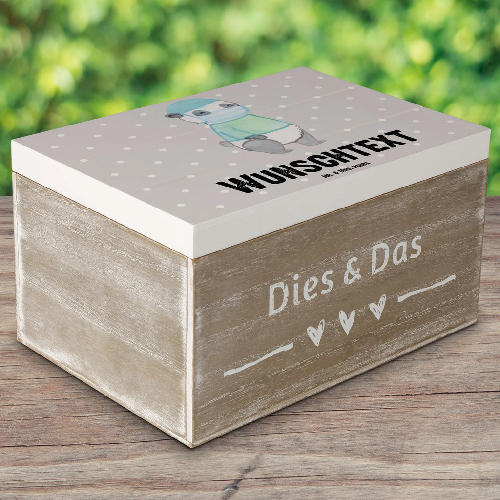 Personalizowane drewniane pudełko chirurg serce Erinnerungsbox mit Namen, Dekokiste Personalisiert, Schatulle mit Namen, mit Namen, Schatzkiste Personalisiert, Aufbewahrungsbox Personalisiert, GEschenkdose Personalisiert, Geschenkbox Personalisiert, Erinnerungsbox Personalisiert, Dekokiste mit Namen, Schatzkiste mit Namen, Erinnerungskiste Personalisiert, Aufbewahrungsbox mit Namen, Holzkiste mit Namen, Holzkiste Personalisiert, Schatulle Personalisiert, Kiste Personalisiert, Truhe mit Namen, Kiste mit Namen, Truhe Personalisiert, Beruf, Firma, Schenken, Mitarbeiter, Arbeitskollege, Danke, Kollegin, Geschenk, Kollege, Rente, Jubiläum, Abschied, Dankeschön, Ausbildung, Notfallchirurg, Mediziner, Arzt, Unfallchirurg, Krankenhaus, Chirurg