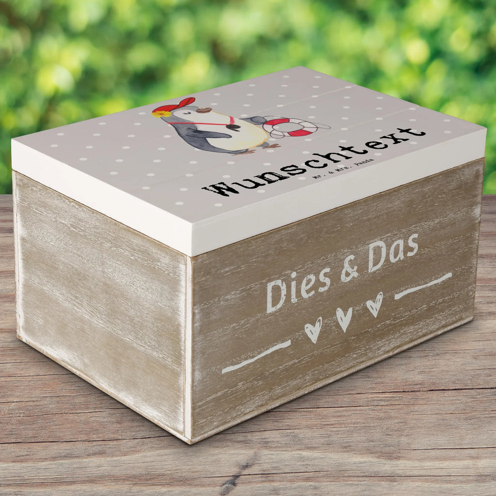 Personalised wooden chest Lifeguard heart Schatulle Personalisiert, Schatulle mit Namen, Erinnerungsbox Personalisiert, Truhe Personalisiert, Aufbewahrungsbox Personalisiert, GEschenkdose Personalisiert, Erinnerungsbox mit Namen, Holzkiste mit Namen, Geschenkbox Personalisiert, mit Namen, Schatzkiste mit Namen, Kiste mit Namen, Kiste Personalisiert, Holzkiste Personalisiert, Truhe mit Namen, Erinnerungskiste Personalisiert, Schatzkiste Personalisiert, Aufbewahrungsbox mit Namen, Dekokiste Personalisiert, Dekokiste mit Namen, Beruf, Firma, Schenken, Mitarbeiter, Arbeitskollege, Danke, Kollegin, Geschenk, Kollege, Rente, Jubiläum, Abschied, Dankeschön, Ausbildung, Rettungsschwimmerin, Schwimmbad, Freibad, Badeanstalt, Schwimmmeisterin, Schwimmschule, Bademeisterin, Schwimmverein