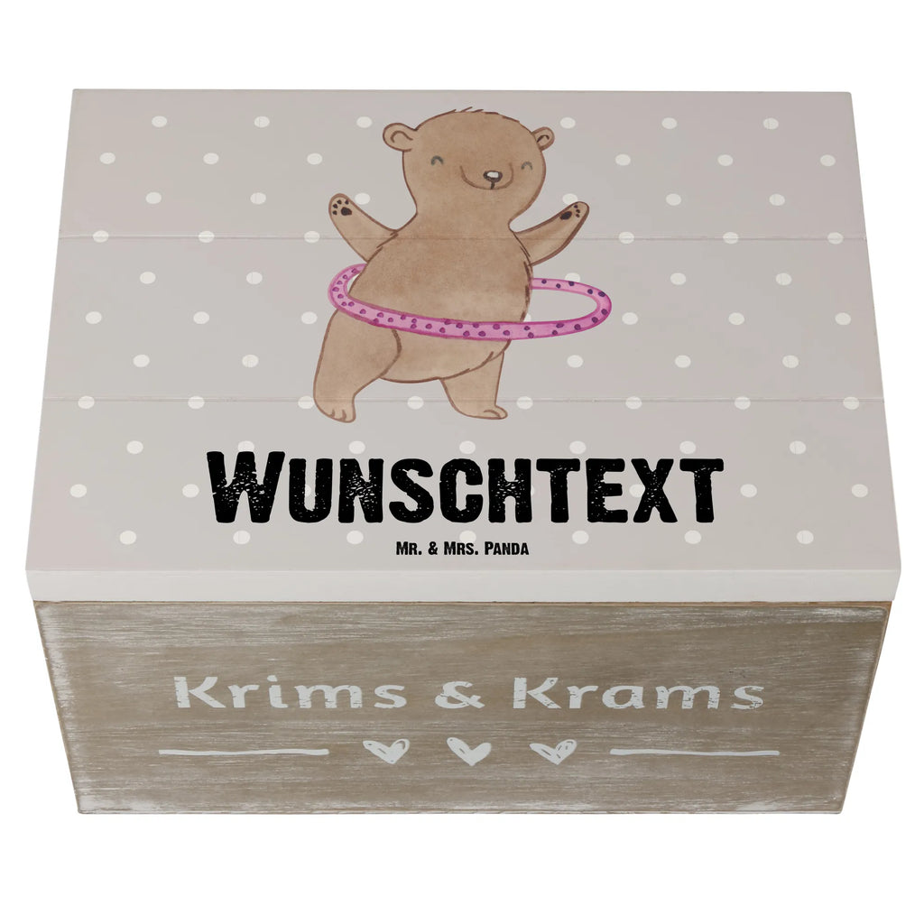 Personalisierte Holzkiste Bär Hula Hoop Aufbewahrungsbox Personalisiert, Truhe Personalisiert, Geschenkbox Personalisiert, Holzkiste mit Namen, Holzkiste Personalisiert, GEschenkdose Personalisiert, Erinnerungsbox Personalisiert, mit Namen, Schatulle Personalisiert, Dekokiste mit Namen, Erinnerungskiste Personalisiert, Schatzkiste mit Namen, Kiste Personalisiert, Aufbewahrungsbox mit Namen, Kiste mit Namen, Schatzkiste Personalisiert, Dekokiste Personalisiert, Erinnerungsbox mit Namen, Schatulle mit Namen, Truhe mit Namen, Geschenk, Schenken, Sport, Sportart, Hobby, Danke, Dankeschön, Auszeichnung, Gewinn, Sportler, Fitness, Hula Hoop, Training