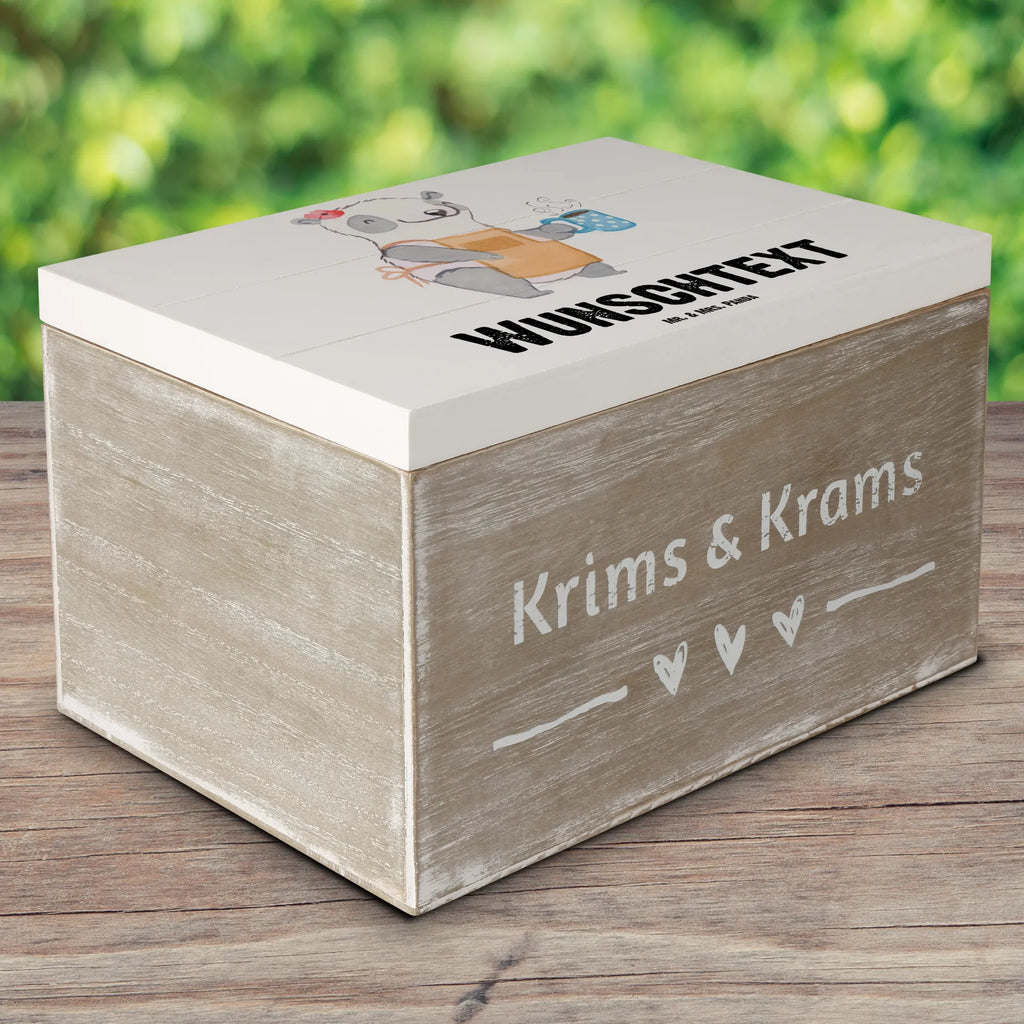 Personalisierte Holzkiste Barista Herz Dekokiste Personalisiert, Erinnerungsbox mit Namen, Schatzkiste Personalisiert, mit Namen, Erinnerungskiste Personalisiert, Schatulle mit Namen, Dekokiste mit Namen, Aufbewahrungsbox mit Namen, Truhe Personalisiert, Kiste mit Namen, Kiste Personalisiert, GEschenkdose Personalisiert, Holzkiste Personalisiert, Schatzkiste mit Namen, Holzkiste mit Namen, Erinnerungsbox Personalisiert, Aufbewahrungsbox Personalisiert, Schatulle Personalisiert, Truhe mit Namen, Geschenkbox Personalisiert, Kollege, Beruf, Jubiläum, Kollegin, Schenken, Abschied, Arbeitskollege, Danke, Mitarbeiter, Dankeschön, Geschenk, Ausbildung, Firma, Rente, Eröffnung Cafe, Kaffee, Barista