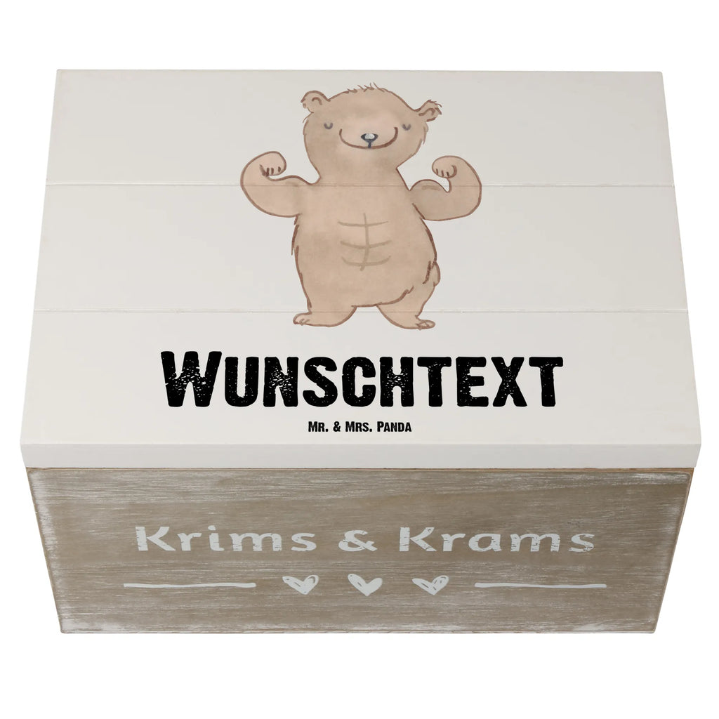Personalisierte Holzkiste Bär Bodybuilding Dekokiste Personalisiert, Truhe mit Namen, mit Namen, Erinnerungsbox Personalisiert, Schatzkiste mit Namen, GEschenkdose Personalisiert, Kiste Personalisiert, Holzkiste Personalisiert, Aufbewahrungsbox mit Namen, Kiste mit Namen, Schatulle Personalisiert, Schatulle mit Namen, Erinnerungskiste Personalisiert, Geschenkbox Personalisiert, Aufbewahrungsbox Personalisiert, Truhe Personalisiert, Dekokiste mit Namen, Schatzkiste Personalisiert, Erinnerungsbox mit Namen, Holzkiste mit Namen, Geschenk, Schenken, Sport, Sportart, Hobby, Danke, Dankeschön, Auszeichnung, Gewinn, Sportler, Bodybuilding, Leistungssport, Muskelmasse, Körpergestaltung