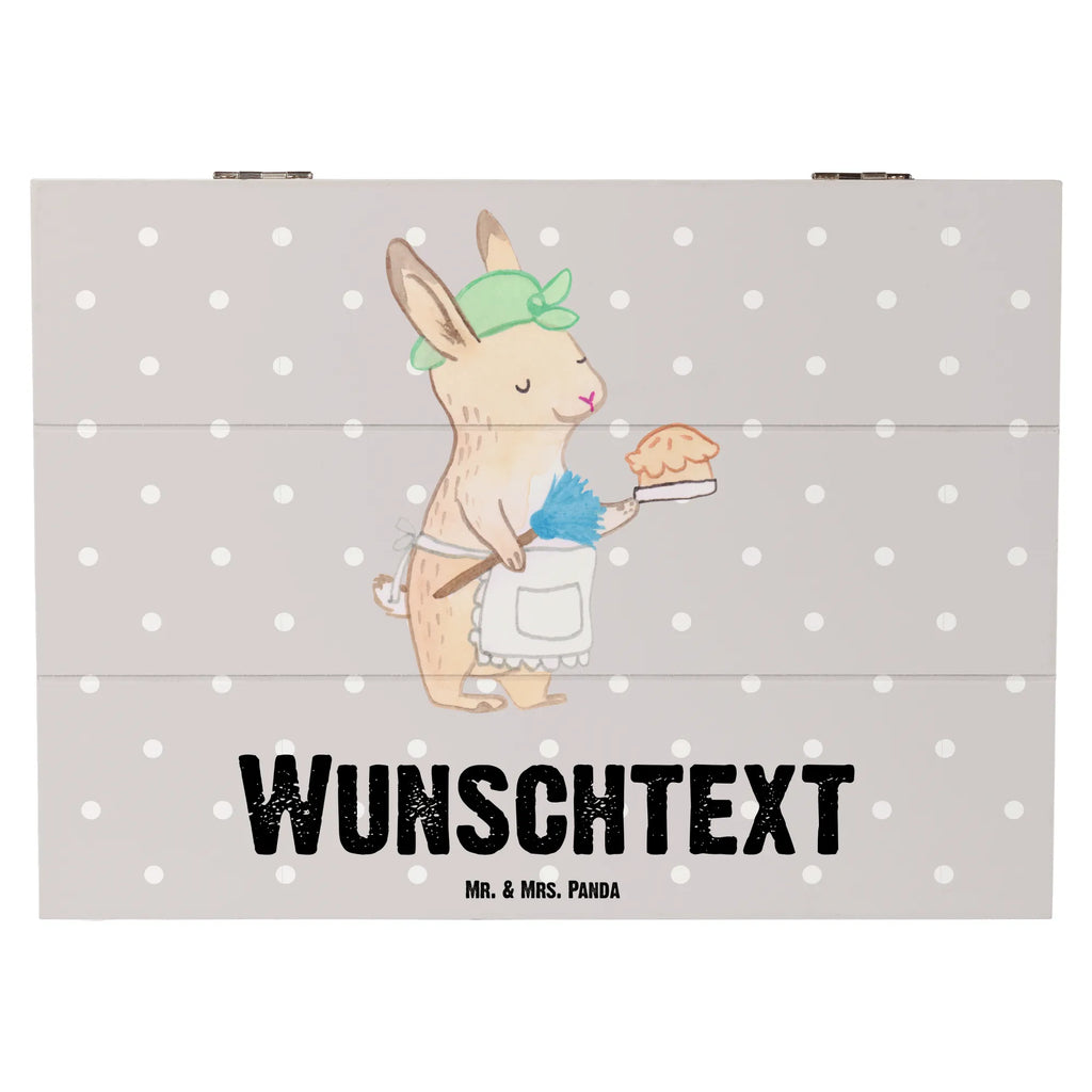 Personalisierte Holzkiste Haushaltshilfe Herz Erinnerungsbox Personalisiert, Schatulle Personalisiert, Holzkiste mit Namen, Aufbewahrungsbox Personalisiert, Geschenkbox Personalisiert, Schatulle mit Namen, Schatzkiste mit Namen, Erinnerungskiste Personalisiert, Erinnerungsbox mit Namen, Aufbewahrungsbox mit Namen, GEschenkdose Personalisiert, Truhe mit Namen, Truhe Personalisiert, Kiste mit Namen, Kiste Personalisiert, Dekokiste Personalisiert, Holzkiste Personalisiert, Dekokiste mit Namen, mit Namen, Schatzkiste Personalisiert, Beruf, Firma, Schenken, Mitarbeiter, Arbeitskollege, Danke, Kollegin, Geschenk, Kollege, Rente, Jubiläum, Abschied, Dankeschön, Ausbildung, Reinigungskraft, Haushaltshilfe, Putzfrau