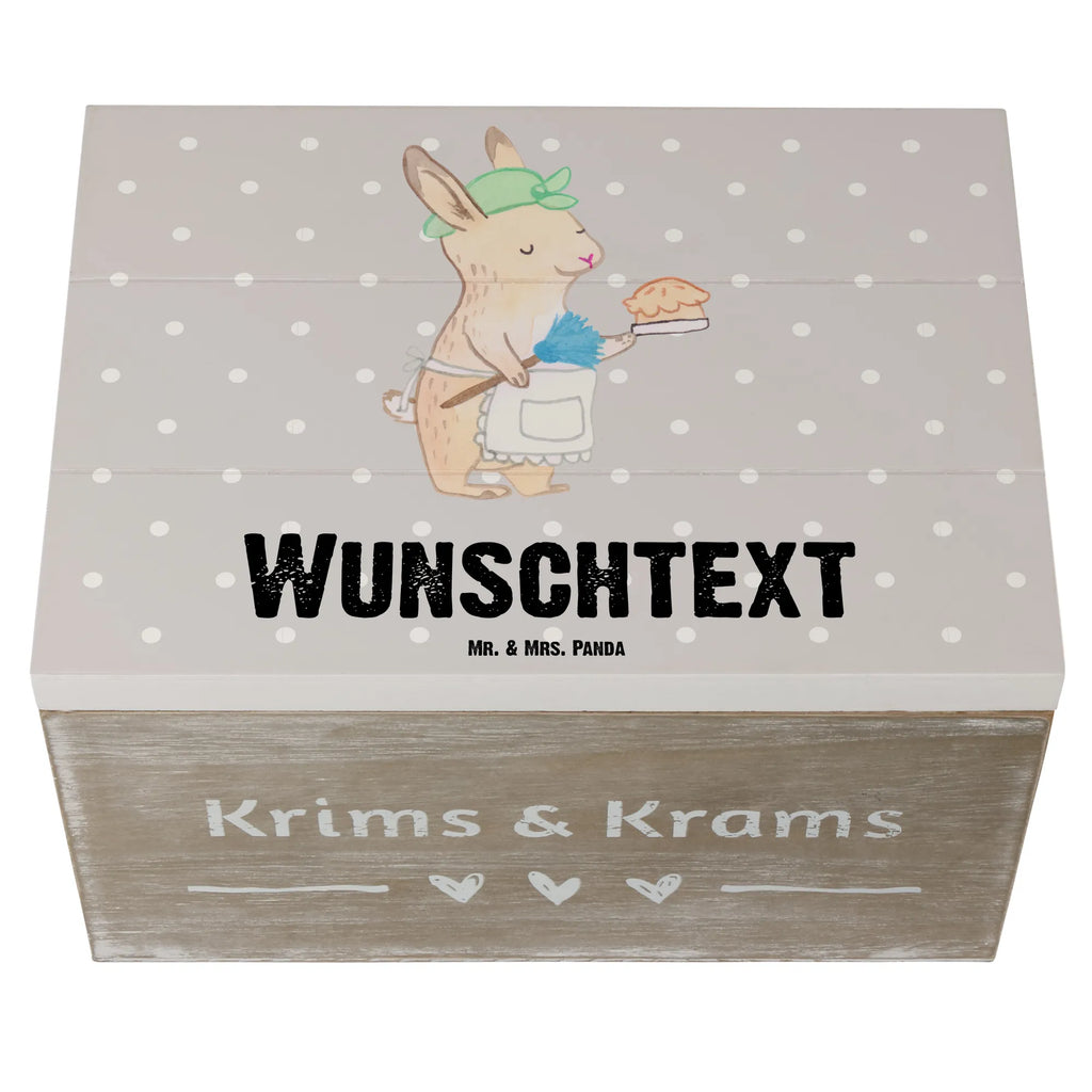 Personalisierte Holzkiste Haushaltshilfe Herz Erinnerungsbox Personalisiert, Schatulle Personalisiert, Holzkiste mit Namen, Aufbewahrungsbox Personalisiert, Geschenkbox Personalisiert, Schatulle mit Namen, Schatzkiste mit Namen, Erinnerungskiste Personalisiert, Erinnerungsbox mit Namen, Aufbewahrungsbox mit Namen, GEschenkdose Personalisiert, Truhe mit Namen, Truhe Personalisiert, Kiste mit Namen, Kiste Personalisiert, Dekokiste Personalisiert, Holzkiste Personalisiert, Dekokiste mit Namen, mit Namen, Schatzkiste Personalisiert, Beruf, Firma, Schenken, Mitarbeiter, Arbeitskollege, Danke, Kollegin, Geschenk, Kollege, Rente, Jubiläum, Abschied, Dankeschön, Ausbildung, Reinigungskraft, Haushaltshilfe, Putzfrau