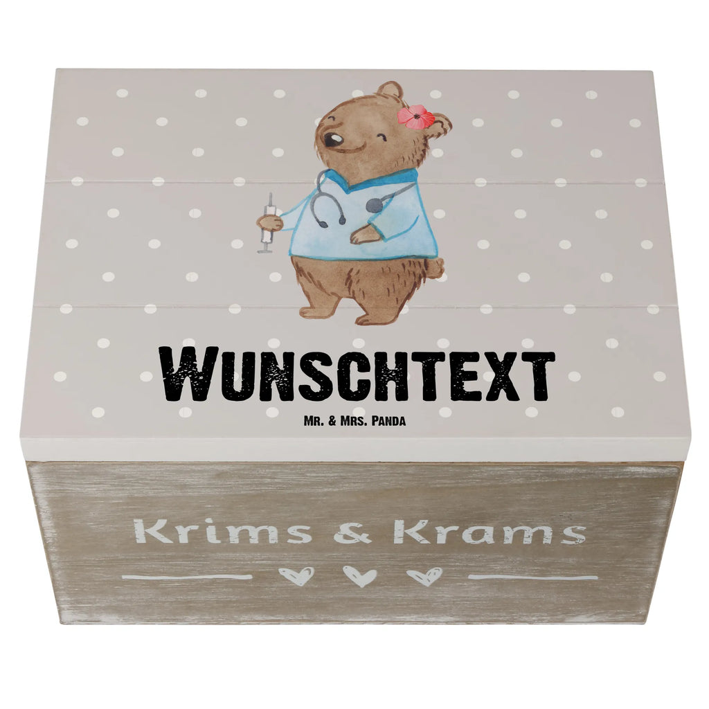 Personalisierte Holzkiste Krankenpflegehelferin Herz Aufbewahrungsbox Personalisiert, Kiste Personalisiert, Schatzkiste Personalisiert, Schatulle mit Namen, Schatulle Personalisiert, Truhe mit Namen, Dekokiste mit Namen, Truhe Personalisiert, Kiste mit Namen, Aufbewahrungsbox mit Namen, Holzkiste Personalisiert, Dekokiste Personalisiert, Holzkiste mit Namen, Geschenkbox Personalisiert, GEschenkdose Personalisiert, Erinnerungskiste Personalisiert, Erinnerungsbox Personalisiert, Schatzkiste mit Namen, Erinnerungsbox mit Namen, mit Namen, Beruf, Firma, Schenken, Mitarbeiter, Arbeitskollege, Danke, Kollegin, Geschenk, Kollege, Rente, Jubiläum, Abschied, Dankeschön, Ausbildung, Pflegehelferin, Krankenpflegehelferin, Pflegekraft