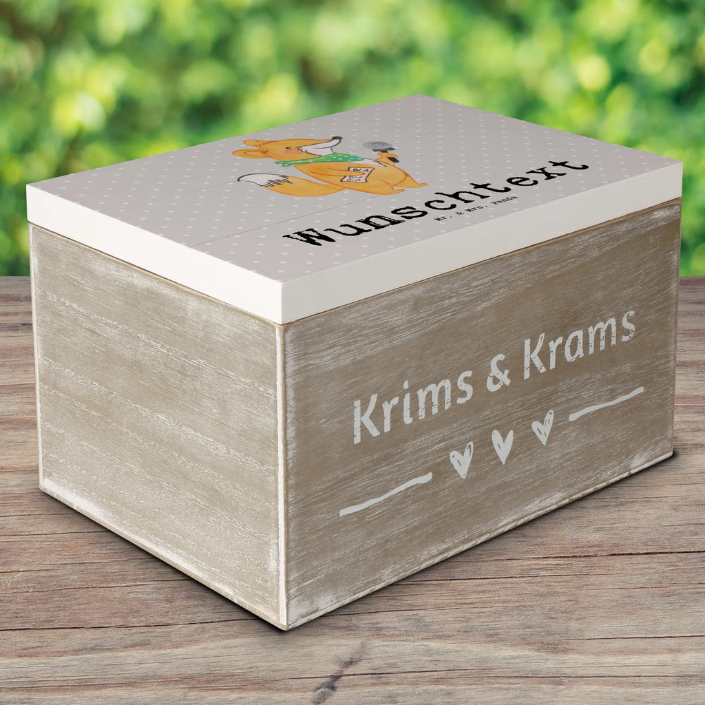 Personalisierte Holzkiste Moderatorin Herz Truhe Personalisiert, GEschenkdose Personalisiert, Erinnerungskiste Personalisiert, mit Namen, Schatulle Personalisiert, Truhe mit Namen, Dekokiste Personalisiert, Aufbewahrungsbox mit Namen, Erinnerungsbox mit Namen, Erinnerungsbox Personalisiert, Kiste Personalisiert, Aufbewahrungsbox Personalisiert, Kiste mit Namen, Schatzkiste Personalisiert, Holzkiste Personalisiert, Dekokiste mit Namen, Schatulle mit Namen, Geschenkbox Personalisiert, Schatzkiste mit Namen, Holzkiste mit Namen, Beruf, Firma, Schenken, Mitarbeiter, Arbeitskollege, Danke, Kollegin, Geschenk, Kollege, Rente, Jubiläum, Abschied, Dankeschön, Ausbildung