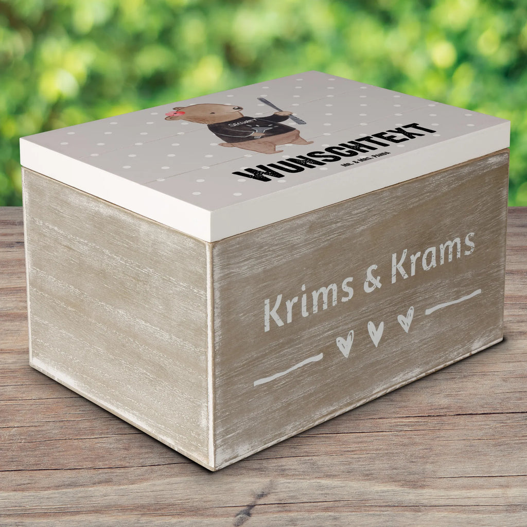 Personalisierte Holzkiste Sicherheitsdienstmitarbeiterin Herz GEschenkdose personalisiert, Kiste Personalisiert, Schatzkiste Personalisiert, Dekokiste Personalisiert, Aufbewahrungsbox mit Namen, Geschenkbox personalisiert, Holzkiste mit Namen, Erinnerungsbox mit Namen, Schatulle mit Namen, Holzkiste Personalisiert, Truhe Personalisiert, Schatulle Personalisiert, Aufbewahrungsbox Personalisiert, Schatzkiste mit Namen, Erinnerungsbox Personalisiert, Kiste mit Namen, Erinnerungskiste Personalisiert, Erinnerungskiste, Dekokiste mit Namen, mit Namen, Truhe mit Namen, Beruf, Ausbildung, Jubiläum, Abschied, Rente, Kollege, Kollegin, Geschenk, Schenken, Arbeitskollege, Mitarbeiter, Firma, Danke, Dankeschön