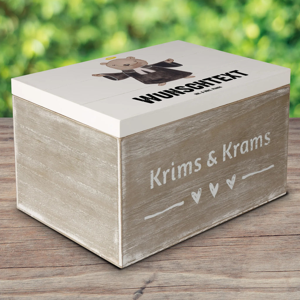 Personalisierte Holzkiste Pastor mit Herz Dekokiste mit Namen, GEschenkdose Personalisiert, Schatzkiste Personalisiert, mit Namen, Geschenkbox Personalisiert, Truhe mit Namen, Erinnerungsbox Personalisiert, Holzkiste mit Namen, Aufbewahrungsbox mit Namen, Schatulle mit Namen, Holzkiste Personalisiert, Aufbewahrungsbox Personalisiert, Erinnerungskiste Personalisiert, Dekokiste Personalisiert, Schatulle Personalisiert, Kiste Personalisiert, Erinnerungsbox mit Namen, Truhe Personalisiert, Schatzkiste mit Namen, Kiste mit Namen, Schenken, Ausbildung, Beruf, Firma, Mitarbeiter, Danke, Geschenk, Arbeitskollege, Kollegin, Kollege, Jubiläum, Rente, Dankeschön, Abschied, Pfarrer, Pastor, Prediger<br />Priester, Diener Gottes<br />Geistlicher, Theologe, Kirche