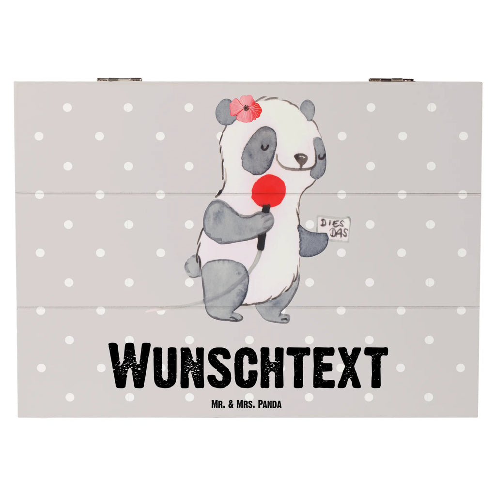 Personalizowane drewniane pudełko dziennikarka sportowa Serce GEschenkdose Personalisiert, Erinnerungskiste Personalisiert, Kiste mit Namen, Schatzkiste Personalisiert, Dekokiste Personalisiert, Erinnerungsbox Personalisiert, Kiste Personalisiert, Dekokiste mit Namen, Holzkiste mit Namen, Truhe mit Namen, Geschenkbox Personalisiert, Aufbewahrungsbox mit Namen, Erinnerungsbox mit Namen, mit Namen, Schatulle mit Namen, Schatulle Personalisiert, Schatzkiste mit Namen, Holzkiste Personalisiert, Truhe Personalisiert, Aufbewahrungsbox Personalisiert, Beruf, Firma, Schenken, Mitarbeiter, Arbeitskollege, Danke, Kollegin, Geschenk, Kollege, Rente, Jubiläum, Abschied, Dankeschön, Ausbildung, Pressebüro, Journalistin, Redakteurin, Studium, Reporterin, Sportjournalistin