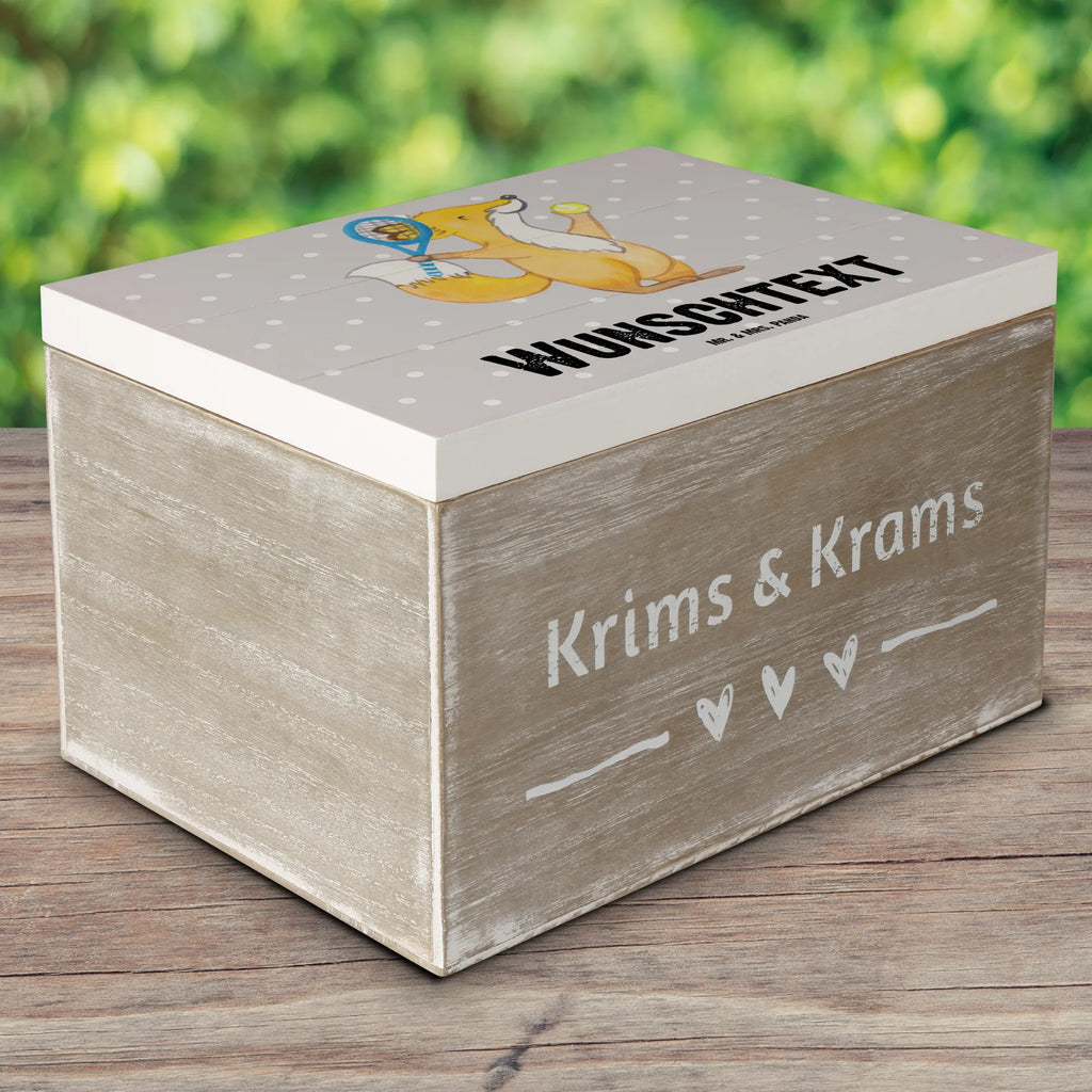 Personalizowane drewniane pudełko lis grać w tenisa Geschenkbox Personalisiert, Schatzkiste mit Namen, Erinnerungsbox mit Namen, Holzkiste mit Namen, Holzkiste Personalisiert, Schatulle mit Namen, Erinnerungskiste Personalisiert, Dekokiste Personalisiert, Truhe mit Namen, Schatzkiste Personalisiert, Truhe Personalisiert, Erinnerungsbox Personalisiert, GEschenkdose Personalisiert, Kiste Personalisiert, Schatulle Personalisiert, Aufbewahrungsbox mit Namen, mit Namen, Dekokiste mit Namen, Kiste mit Namen, Aufbewahrungsbox Personalisiert, Geschenk, Schenken, Sport, Sportart, Hobby, Danke, Dankeschön, Auszeichnung, Gewinn, Sportler, Tennisclub, Tennisverein, Tennis Turnier, Ballsportart, Tennis spielen