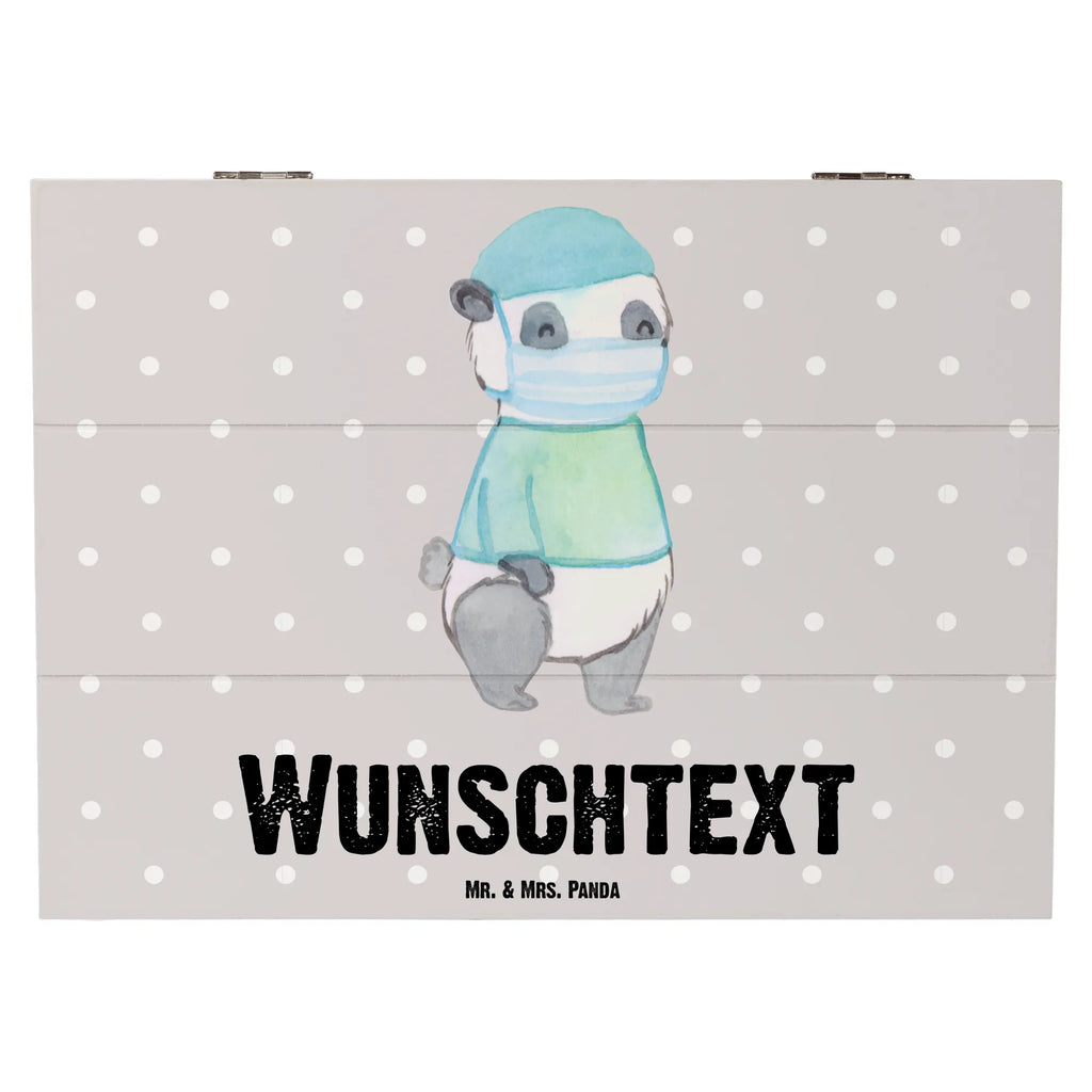 Personalizowane drewniane pudełko asystent operacyjny serce Kiste mit Namen, Schatzkiste mit Namen, Geschenkbox personalisiert, Holzkiste Personalisiert, Erinnerungsbox mit Namen, Dekokiste mit Namen, Schatulle mit Namen, Schatulle Personalisiert, mit Namen, Kiste Personalisiert, Schatzkiste Personalisiert, Aufbewahrungsbox Personalisiert, Erinnerungsbox Personalisiert, Aufbewahrungsbox mit Namen, Erinnerungskiste Personalisiert, Truhe Personalisiert, GEschenkdose personalisiert, Holzkiste mit Namen, Truhe mit Namen, Dekokiste Personalisiert, Erinnerungskiste, Beruf, Ausbildung, Jubiläum, Abschied, Rente, Kollege, Kollegin, Geschenk, Schenken, Arbeitskollege, Mitarbeiter, Firma, Danke, Dankeschön, OP Assistent, Operationstechnischer Assistent, Operationsassistenz, Operationsassistent, OTA