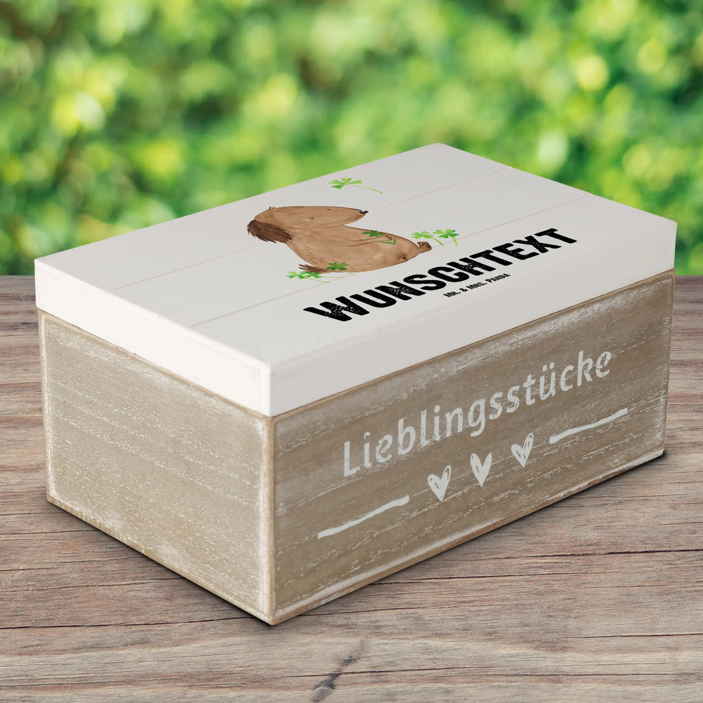 Personalizowane drewniane pudełko pies koniczyna Geschenkbox Personalisiert, Kiste Personalisiert, Truhe Personalisiert, Holzkiste Personalisiert, Dekokiste mit Namen, Truhe mit Namen, Schatulle mit Namen, Schatzkiste Personalisiert, mit Namen, Aufbewahrungsbox mit Namen, Kiste mit Namen, Erinnerungskiste Personalisiert, GEschenkdose Personalisiert, Dekokiste Personalisiert, Erinnerungsbox Personalisiert, Schatzkiste mit Namen, Erinnerungsbox mit Namen, Aufbewahrungsbox Personalisiert, Schatulle Personalisiert, Holzkiste mit Namen, Sprüche, Hund, Hunderasse, Hundebesitzer, Hundemotiv, Haustier, Tierliebhaber, Achtsamkeit, Kleeblatt, Tagträume, Selbstliebe, Glück, Neuanfang, Glücksbringer, Motivation, Geschenk