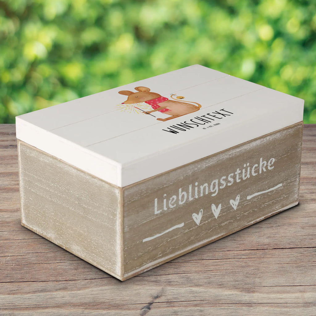 Personalisierte Holzkiste Maus Weihnachten Erinnerungsbox mit Namen, Truhe mit Namen, GEschenkdose Personalisiert, Kiste mit Namen, Schatzkiste Personalisiert, Dekokiste Personalisiert, Schatulle Personalisiert, Schatzkiste mit Namen, Dekokiste mit Namen, Schatulle mit Namen, Aufbewahrungsbox Personalisiert, Erinnerungsbox Personalisiert, Holzkiste Personalisiert, Aufbewahrungsbox mit Namen, mit Namen, Truhe Personalisiert, Kiste Personalisiert, Holzkiste mit Namen, Geschenkbox Personalisiert, Erinnerungskiste Personalisiert, Heiligabend, Wintermotiv, Nikolaus, Weihnachtsdeko, Advent, Winter, Weihnachten, Mäuschen, Maus, Weihnachtswunder, Weihnachtsmotiv, Weihnachtsgruß, Frohe Weihnachten
