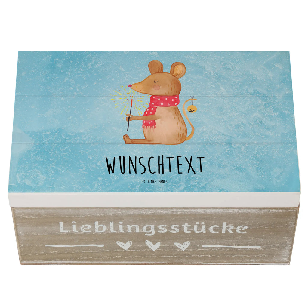 Personalisierte Holzkiste Maus Weihnachten Erinnerungsbox mit Namen, Truhe mit Namen, GEschenkdose Personalisiert, Kiste mit Namen, Schatzkiste Personalisiert, Dekokiste Personalisiert, Schatulle Personalisiert, Schatzkiste mit Namen, Dekokiste mit Namen, Schatulle mit Namen, Aufbewahrungsbox Personalisiert, Erinnerungsbox Personalisiert, Holzkiste Personalisiert, Aufbewahrungsbox mit Namen, mit Namen, Truhe Personalisiert, Kiste Personalisiert, Holzkiste mit Namen, Geschenkbox Personalisiert, Erinnerungskiste Personalisiert, Heiligabend, Wintermotiv, Nikolaus, Weihnachtsdeko, Advent, Winter, Weihnachten, Mäuschen, Maus, Weihnachtswunder, Weihnachtsmotiv, Weihnachtsgruß, Frohe Weihnachten