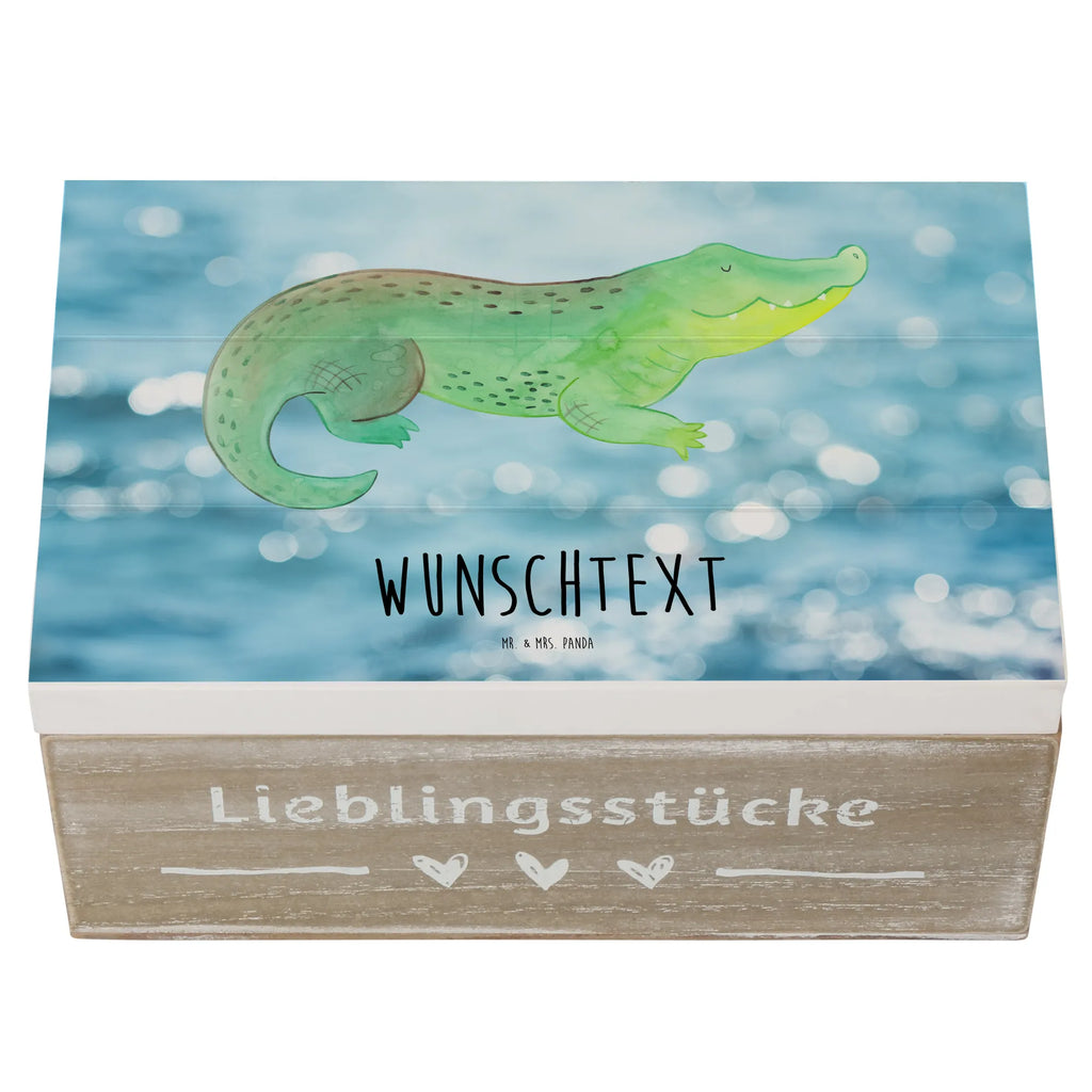Personalisierte Holzkiste Krokodil Aufbewahrungsbox Personalisiert, Erinnerungskiste Personalisiert, Truhe Personalisiert, Erinnerungsbox mit Namen, Aufbewahrungsbox mit Namen, Dekokiste Personalisiert, Kiste mit Namen, Holzkiste mit Namen, GEschenkdose Personalisiert, mit Namen, Schatzkiste mit Namen, Kiste Personalisiert, Holzkiste Personalisiert, Erinnerungsbox Personalisiert, Truhe mit Namen, Dekokiste mit Namen, Schatulle mit Namen, Geschenkbox Personalisiert, Schatulle Personalisiert, Schatzkiste Personalisiert, Urlaub, Meerestiere, Meer, Reiselust, Krokodil, Freundin, Lieblingsmensch, Verrückt sein, Abenteuerlust, Beste Freundin, Krokodile, Spontan sein