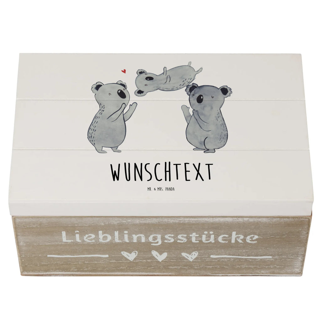 Personalizowane drewniane pudełko Koale Świętować Schatulle mit Namen, Schatzkiste Personalisiert, Dekokiste Personalisiert, GEschenkdose Personalisiert, Schatulle Personalisiert, Holzkiste mit Namen, Truhe Personalisiert, Geschenkbox Personalisiert, Truhe mit Namen, Erinnerungsbox mit Namen, Dekokiste mit Namen, Aufbewahrungsbox mit Namen, Kiste Personalisiert, mit Namen, Kiste mit Namen, Erinnerungsbox Personalisiert, Holzkiste Personalisiert, Aufbewahrungsbox Personalisiert, Erinnerungskiste Personalisiert, Schatzkiste mit Namen, Geschenk, Geburtstag, Geburtstagsgeschenk, Kind, Eltern, Herz, Liebe, Koala, Familie
