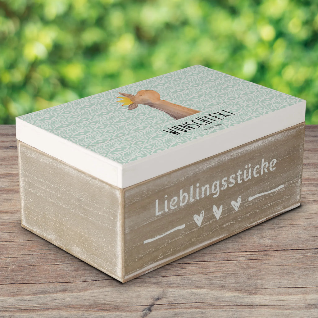 Personalisierte Holzkiste Lamakopf König Kiste mit Namen, Schatzkiste Personalisiert, mit Namen, Truhe Personalisiert, Dekokiste Personalisiert, Erinnerungsbox Personalisiert, Erinnerungsbox mit Namen, Schatulle Personalisiert, GEschenkdose Personalisiert, Aufbewahrungsbox Personalisiert, Kiste Personalisiert, Dekokiste mit Namen, Schatulle mit Namen, Erinnerungskiste Personalisiert, Schatzkiste mit Namen, Holzkiste mit Namen, Geschenkbox Personalisiert, Truhe mit Namen, Aufbewahrungsbox mit Namen, Holzkiste Personalisiert, Lama, Alpaka, Büro Kollege, Chef, Lamas, Abitur, Freundin, Abi, Mama, Königin, Kollegin, Papa, Vorgesetzter, König