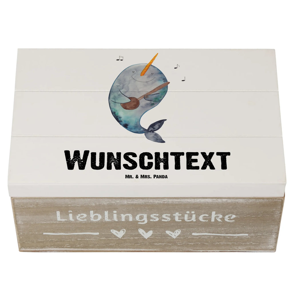 Personalisierte Holzkiste Narwal Gitarre Kiste Personalisiert, Schatzkiste mit Namen, Schatulle mit Namen, Erinnerungskiste, Schatulle Personalisiert, Holzkiste mit Namen, Erinnerungskiste Personalisiert, Dekokiste mit Namen, Dekokiste Personalisiert, Schatzkiste Personalisiert, Erinnerungsbox Personalisiert, GEschenkdose personalisiert, Truhe mit Namen, Truhe Personalisiert, Erinnerungsbox mit Namen, Geschenkbox personalisiert, Kiste mit Namen, mit Namen, Aufbewahrungsbox Personalisiert, Aufbewahrungsbox mit Namen, Holzkiste Personalisiert, Meerestiere, Meer, Urlaub, Gitarre, Gespräche, Wal, Narwal, Tanzen, Frust, Probleme, Problemlösung