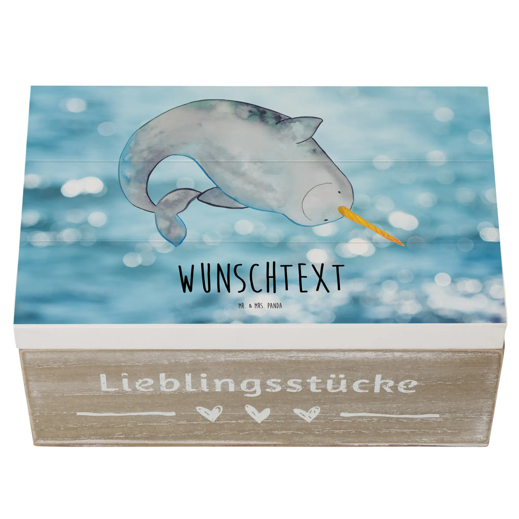Personalisierte Holzkiste Narwal Schatzkiste mit Namen, GEschenkdose Personalisiert, Schatulle mit Namen, Geschenkbox Personalisiert, Aufbewahrungsbox mit Namen, Holzkiste Personalisiert, Kiste Personalisiert, Kiste mit Namen, Dekokiste mit Namen, Schatulle Personalisiert, Aufbewahrungsbox Personalisiert, Dekokiste Personalisiert, Truhe Personalisiert, Truhe mit Namen, Erinnerungsbox mit Namen, Erinnerungskiste Personalisiert, Erinnerungsbox Personalisiert, mit Namen, Holzkiste mit Namen, Schatzkiste Personalisiert, Urlaub, Meerestiere, Meer, Aufräumen, Narwal, Putzen, Wal, Kinderzimmer, Junggesellin, Hausfrau
