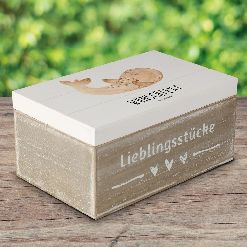 Personalizowane drewniane pudełko foka Leżeć Schatulle mit Namen, Schatzkiste mit Namen, mit Namen, Holzkiste mit Namen, Kiste Personalisiert, Aufbewahrungsbox Personalisiert, Geschenkbox Personalisiert, Dekokiste Personalisiert, Kiste mit Namen, Erinnerungsbox mit Namen, Erinnerungskiste Personalisiert, Schatzkiste Personalisiert, Erinnerungsbox Personalisiert, Holzkiste Personalisiert, Aufbewahrungsbox mit Namen, Truhe Personalisiert, GEschenkdose Personalisiert, Truhe mit Namen, Dekokiste mit Namen, Schatulle Personalisiert, Lustige Sprüche, Tiere, Tiermotive, Gute Laune, Nordsee, Seehund, Robbe, Meerestier, Strand, Lachen, Freude, Ostsee, Robben