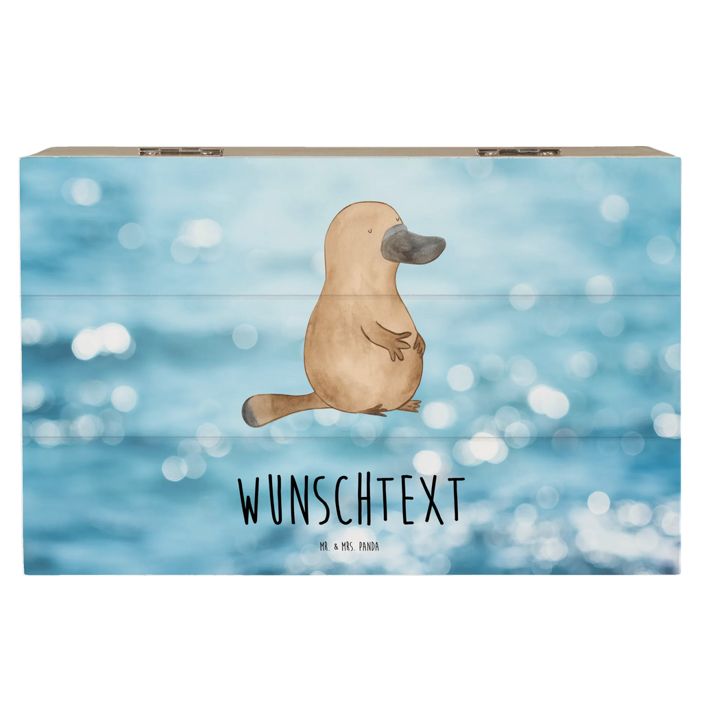 Personalised wooden chest platypus courage Dekokiste mit Namen, Kiste Personalisiert, mit Namen, Kiste mit Namen, Schatzkiste Personalisiert, Truhe mit Namen, Truhe Personalisiert, Erinnerungsbox Personalisiert, Holzkiste mit Namen, Holzkiste Personalisiert, Erinnerungskiste Personalisiert, Schatulle Personalisiert, Aufbewahrungsbox mit Namen, Aufbewahrungsbox Personalisiert, Schatulle mit Namen, GEschenkdose Personalisiert, Dekokiste Personalisiert, Schatzkiste mit Namen, Erinnerungsbox mit Namen, Geschenkbox Personalisiert, Urlaub, Meerestiere, Meer, Training, Schnabeltier, Weltreise, Neuanfang, Raodtrip, Neustart, mutig, Motivation, Büro, Arbeit, Schnabeltiere, Lebensweisheit, Mut