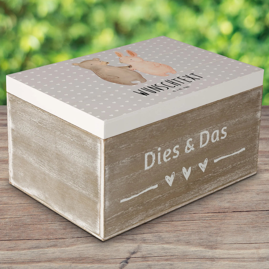 Personalizowane drewniane pudełko Niedźwiedź i królik Przytulać Kiste mit Namen, Dekokiste Personalisiert, Aufbewahrungsbox mit Namen, Kiste Personalisiert, Schatulle mit Namen, Truhe mit Namen, GEschenkdose Personalisiert, Erinnerungsbox Personalisiert, Schatzkiste mit Namen, Dekokiste mit Namen, Holzkiste mit Namen, Erinnerungsbox mit Namen, Schatulle Personalisiert, Truhe Personalisiert, Schatzkiste Personalisiert, Holzkiste Personalisiert, Erinnerungskiste Personalisiert, Geschenkbox Personalisiert, Aufbewahrungsbox Personalisiert, mit Namen, Partner, Ehemann, Heiratsantrag, Ehefrau, Liebe, Freund, Hocheitstag, Liebesgeschenk, Jahrestag, Freundin, Heiraten, Verlobung, Bester Freund, Bär, Freunde, Bärchen, Best Friends, Hase