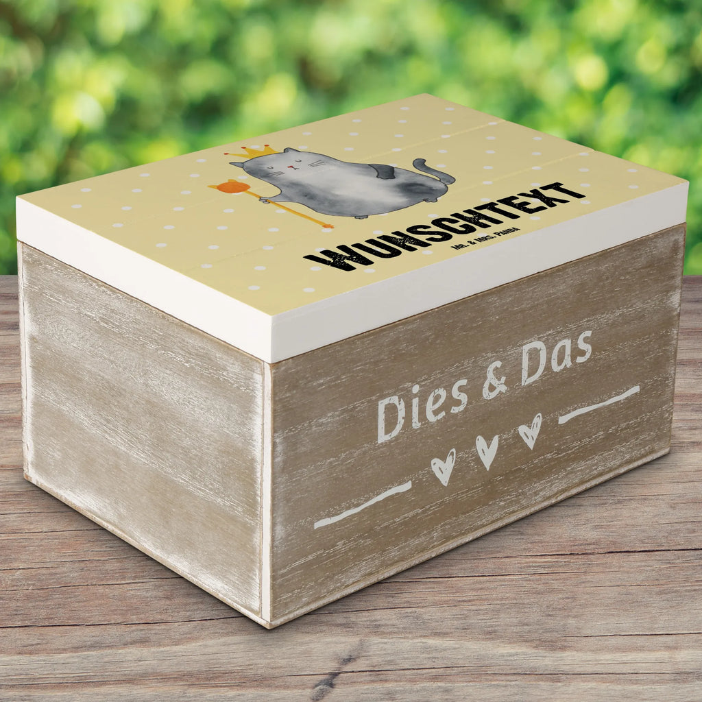 Personalizowane drewniane pudełko kot Król mit Namen, Schatzkiste mit Namen, Schatzkiste Personalisiert, Dekokiste Personalisiert, Truhe mit Namen, Erinnerungsbox Personalisiert, GEschenkdose Personalisiert, Geschenkbox Personalisiert, Aufbewahrungsbox Personalisiert, Aufbewahrungsbox mit Namen, Truhe Personalisiert, Holzkiste Personalisiert, Dekokiste mit Namen, Erinnerungskiste Personalisiert, Schatulle mit Namen, Kiste mit Namen, Kiste Personalisiert, Holzkiste mit Namen, Erinnerungsbox mit Namen, Schatulle Personalisiert, Katzenliebhaberprodukte, Katzendeko, Katzenfan, Katzenmotiv, Katze, Katzensouvenirs, Katzenaccessoires, Katzenmotive, Katzenartikel, Katzenprodukte, Katzenliebhaber, Katzenfreund, Mietzhaus, Cat, Königin, Erste Eigenen Wohnung, König, Katzen, Mietze, Umzug, Haustier, Katzenhalter, Cats, Katzenbesitzerin, Wohnung, Queen, Einzug, Kater, Familie