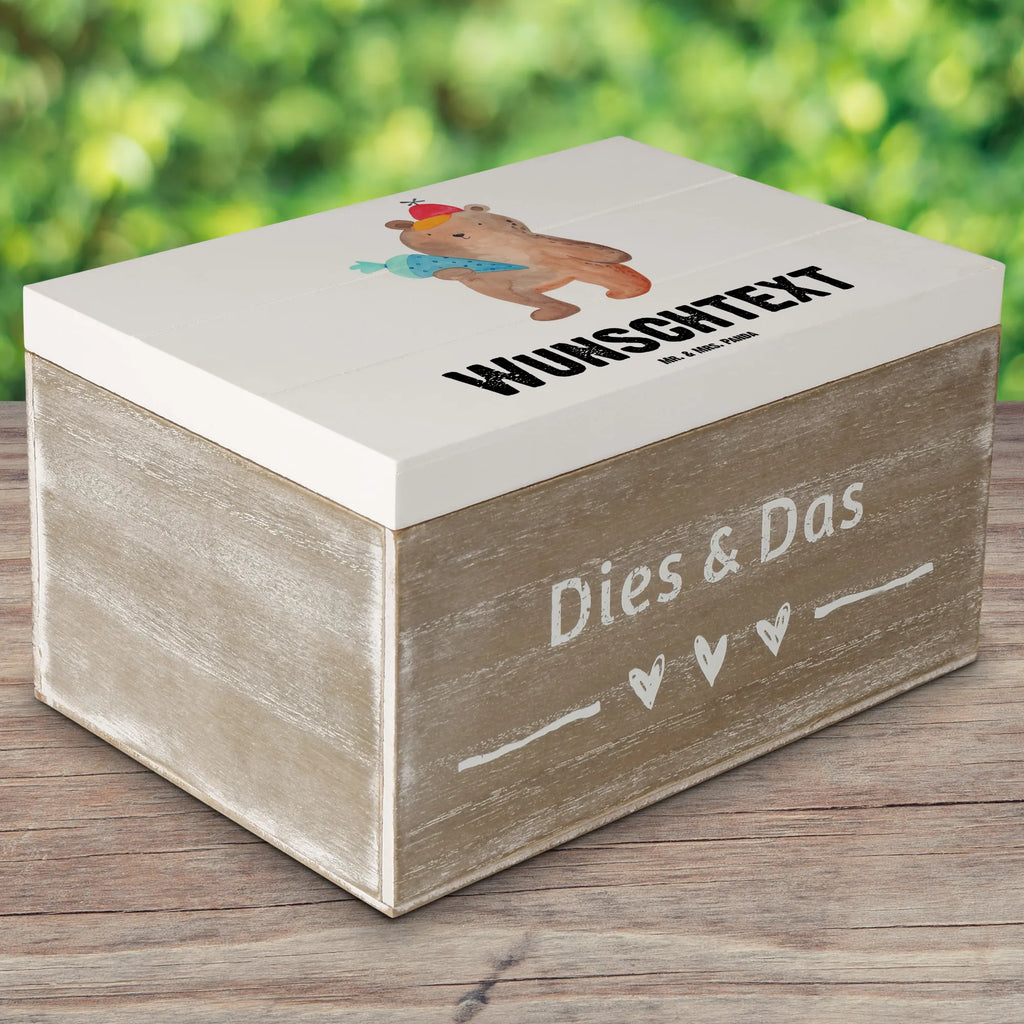 Personalised wooden chest bear School cone Erinnerungskiste Personalisiert, Erinnerungsbox mit Namen, Holzkiste Personalisiert, mit Namen, Erinnerungsbox Personalisiert, Kiste mit Namen, Schatulle Personalisiert, Kiste Personalisiert, Schatzkiste Personalisiert, Geschenkbox Personalisiert, Holzkiste mit Namen, Dekokiste Personalisiert, Truhe mit Namen, GEschenkdose Personalisiert, Aufbewahrungsbox mit Namen, Aufbewahrungsbox Personalisiert, Truhe Personalisiert, Dekokiste mit Namen, Schatulle mit Namen, Schatzkiste mit Namen, Teddy, Bär, Teddybär, Erster Schultag Geschenk, Schulanfang, Bär Motiv, Einschulung Geschenk, Schultüte, Schulbeginn, Schule Geschenk, Grundschule