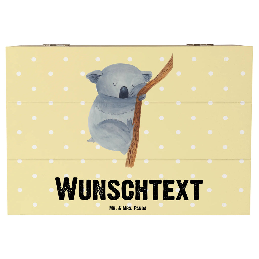 Personalisierte Holzkiste Koalabär Truhe Personalisiert, Aufbewahrungsbox Personalisiert, Truhe mit Namen, Aufbewahrungsbox mit Namen, Schatzkiste mit Namen, GEschenkdose Personalisiert, Erinnerungsbox mit Namen, Kiste mit Namen, Geschenkbox Personalisiert, Erinnerungskiste Personalisiert, Holzkiste Personalisiert, Dekokiste Personalisiert, Schatulle mit Namen, Dekokiste mit Namen, Kiste Personalisiert, Holzkiste mit Namen, Schatzkiste Personalisiert, mit Namen, Erinnerungsbox Personalisiert, Schatulle Personalisiert, Lustige Sprüche, Tiere, Tiermotive, Gute Laune, Träumen, schlafen, Bär, Koalabär, Koala, Traumland, Traum, Schlafzimmer