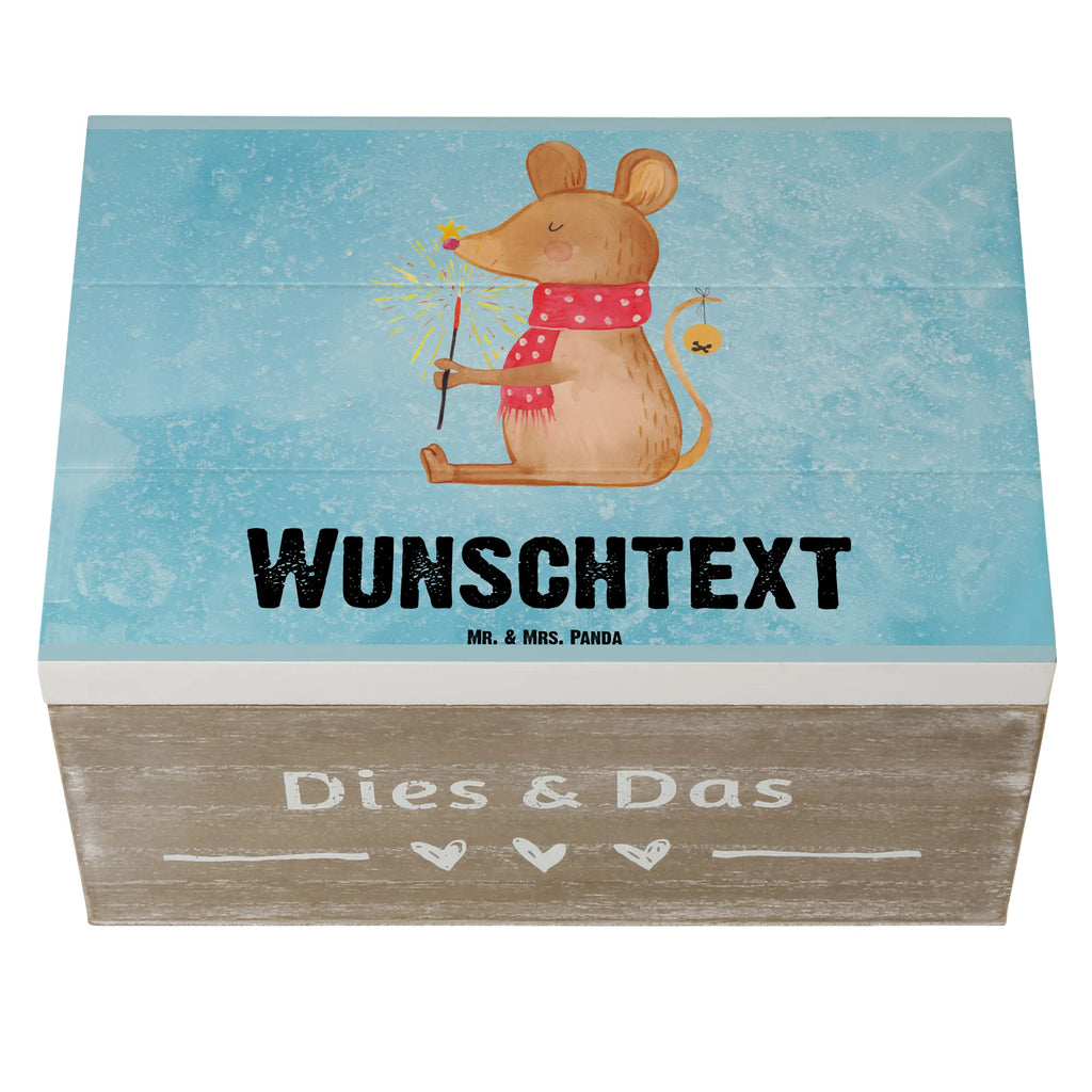Personalisierte Holzkiste Maus Weihnachten Erinnerungsbox mit Namen, Truhe mit Namen, GEschenkdose Personalisiert, Kiste mit Namen, Schatzkiste Personalisiert, Dekokiste Personalisiert, Schatulle Personalisiert, Schatzkiste mit Namen, Dekokiste mit Namen, Schatulle mit Namen, Aufbewahrungsbox Personalisiert, Erinnerungsbox Personalisiert, Holzkiste Personalisiert, Aufbewahrungsbox mit Namen, mit Namen, Truhe Personalisiert, Kiste Personalisiert, Holzkiste mit Namen, Geschenkbox Personalisiert, Erinnerungskiste Personalisiert, Heiligabend, Wintermotiv, Nikolaus, Weihnachtsdeko, Advent, Winter, Weihnachten, Mäuschen, Maus, Weihnachtswunder, Weihnachtsmotiv, Weihnachtsgruß, Frohe Weihnachten