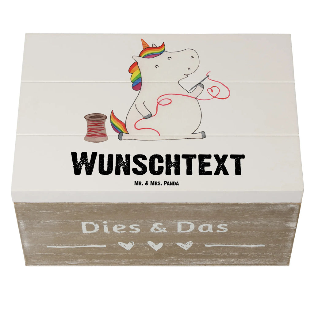 Personalizowane drewniane pudełko Jednorożec krawcowa Dekokiste Personalisiert, Dekokiste mit Namen, Kiste mit Namen, Erinnerungsbox mit Namen, Schatzkiste Personalisiert, GEschenkdose Personalisiert, Aufbewahrungsbox Personalisiert, Truhe Personalisiert, Truhe mit Namen, Schatulle mit Namen, Holzkiste mit Namen, Schatulle Personalisiert, mit Namen, Erinnerungskiste Personalisiert, Erinnerungsbox Personalisiert, Aufbewahrungsbox mit Namen, Holzkiste Personalisiert, Geschenkbox Personalisiert, Kiste Personalisiert, Schatzkiste mit Namen, Unicorn, Einhorn, Einhörner, Einhorn Deko, Häkeln, Freundin, Mädchen, Stricken, Basteln, Nähzimmer, Näherin, Nähen