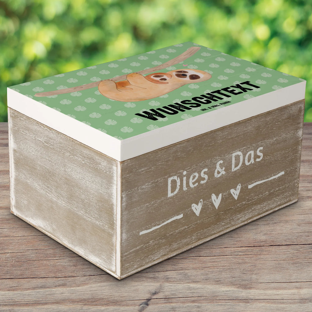Personalisierte Holzkiste Faultier Kind GEschenkdose Personalisiert, Schatzkiste mit Namen, Erinnerungsbox mit Namen, mit Namen, Truhe mit Namen, Dekokiste mit Namen, Schatzkiste Personalisiert, Aufbewahrungsbox mit Namen, Erinnerungskiste Personalisiert, Geschenkbox Personalisiert, Truhe Personalisiert, Holzkiste mit Namen, Schatulle mit Namen, Holzkiste Personalisiert, Aufbewahrungsbox Personalisiert, Kiste Personalisiert, Kiste mit Namen, Dekokiste Personalisiert, Schatulle Personalisiert, Erinnerungsbox Personalisiert, Faultier, Faultier Geschenk, Faultier Deko, Baby, Geburt, Mama, Niedlichkeit, Mutter, Spaß, Faulheit, Liebe, Kinder, Kind