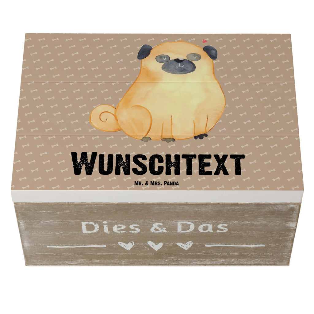 Personalisierte Holzkiste Mops Geschenkbox Personalisiert, Erinnerungsbox Personalisiert, Dekokiste Personalisiert, Dekokiste mit Namen, Schatzkiste mit Namen, GEschenkdose Personalisiert, Erinnerungsbox mit Namen, Aufbewahrungsbox mit Namen, Erinnerungskiste Personalisiert, Truhe Personalisiert, Schatulle mit Namen, Schatzkiste Personalisiert, Holzkiste Personalisiert, mit Namen, Truhe mit Namen, Kiste Personalisiert, Kiste mit Namen, Aufbewahrungsbox Personalisiert, Schatulle Personalisiert, Holzkiste mit Namen, Sprüche, Hund, Hunderasse, Hundebesitzer, Hundemotiv, Haustier, Tierliebhaber, Mops, Hundeliebe, Liebe
