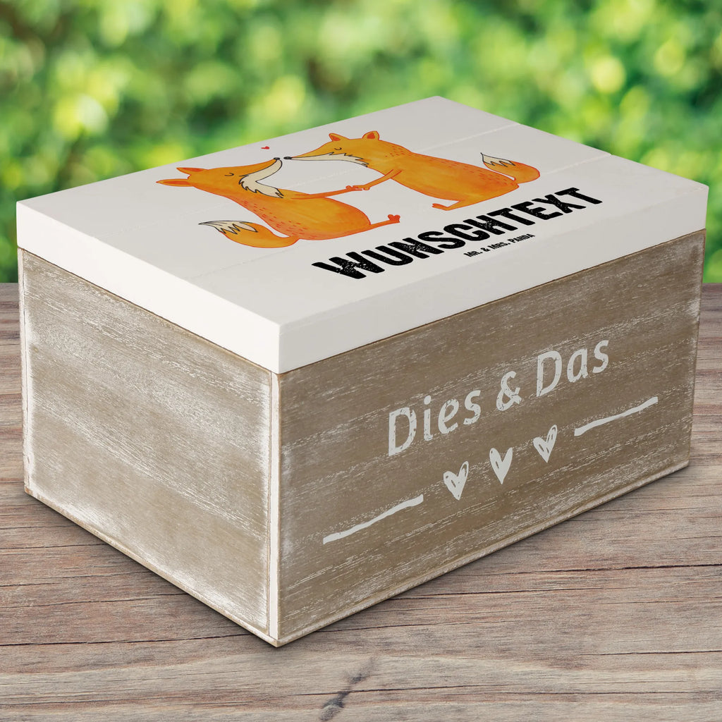 Personalisierte Holzkiste Füchse Liebe Erinnerungsbox mit Namen, Dekokiste Personalisiert, Dekokiste mit Namen, Schatzkiste mit Namen, Erinnerungskiste, Kiste Personalisiert, Erinnerungsbox Personalisiert, Truhe Personalisiert, Geschenkbox personalisiert, mit Namen, Aufbewahrungsbox mit Namen, Truhe mit Namen, Schatzkiste Personalisiert, Aufbewahrungsbox Personalisiert, Kiste mit Namen, Erinnerungskiste Personalisiert, GEschenkdose personalisiert, Schatulle Personalisiert, Holzkiste Personalisiert, Holzkiste mit Namen, Schatulle mit Namen, Fuchs, Liebespaar, Freundin, Freund, Liebe, Füchse, Ehemann, Paar, Ehefrau, Verlobte, Liebesbeweis, Ehe, Partner, Fox