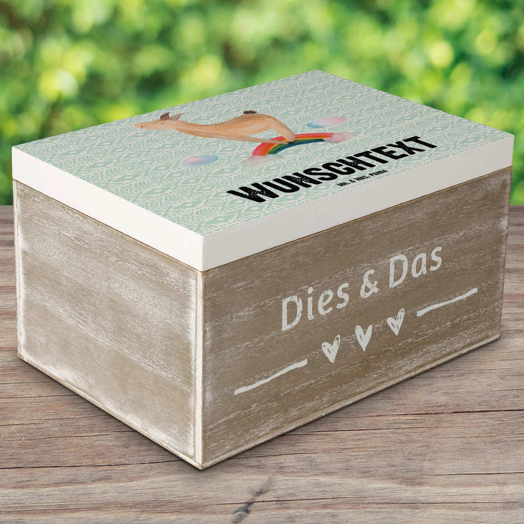 Personalizowane drewniane pudełko lama tęcza mit Namen, Erinnerungsbox mit Namen, Erinnerungskiste Personalisiert, Truhe Personalisiert, Holzkiste Personalisiert, Schatulle mit Namen, Dekokiste Personalisiert, Dekokiste mit Namen, Holzkiste mit Namen, Schatulle Personalisiert, Kiste mit Namen, Geschenkbox Personalisiert, Schatzkiste mit Namen, GEschenkdose Personalisiert, Truhe mit Namen, Kiste Personalisiert, Aufbewahrungsbox mit Namen, Erinnerungsbox Personalisiert, Schatzkiste Personalisiert, Aufbewahrungsbox Personalisiert, Lama, Alpaka, Haters, Außenseiter, Hobby, Schule, Regenbogen, Haters Gonna Hate, Freiheit, Selbstständig, Abi, Wolkenland, Lamas