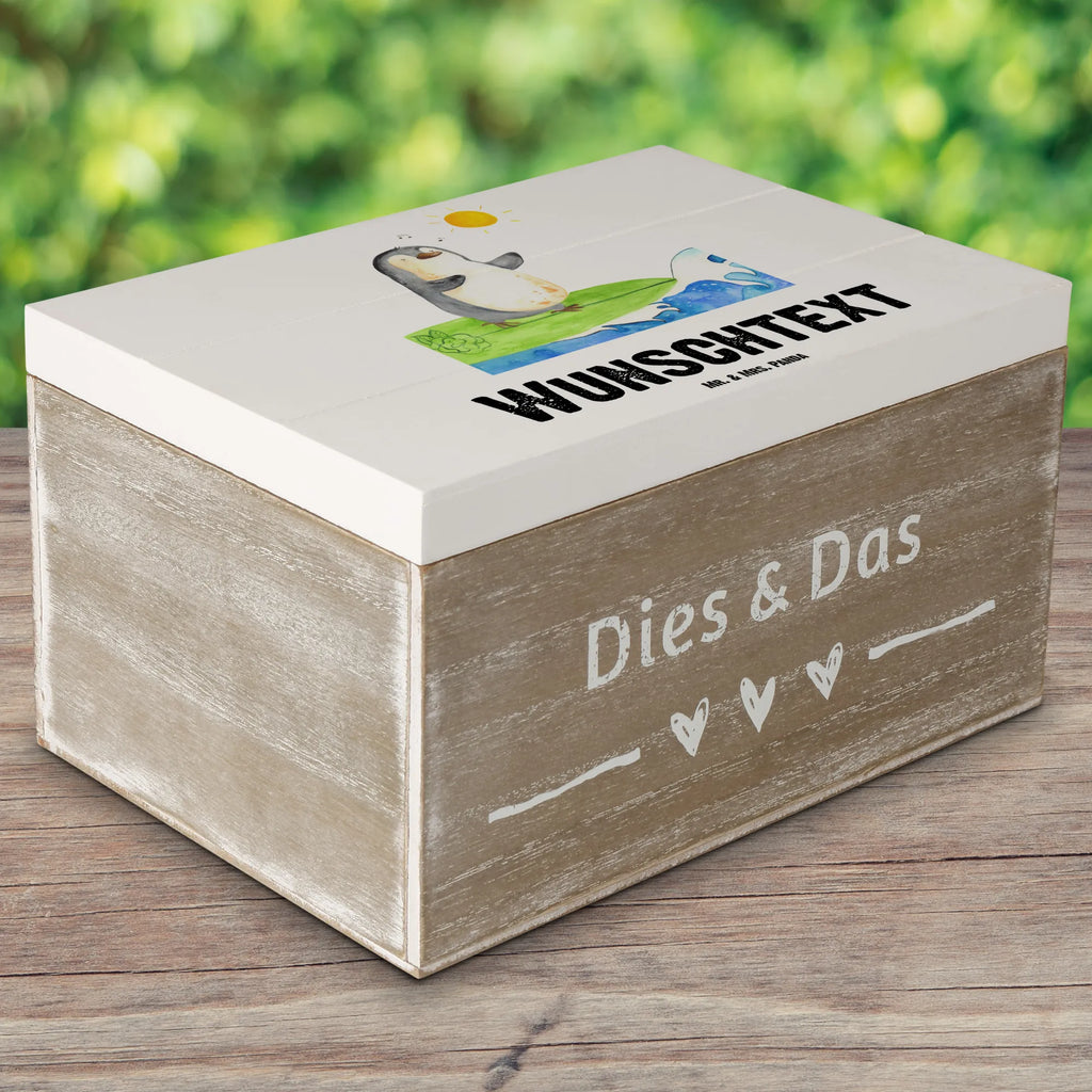 Personalizowane drewniane pudełko Pingwin surfista Geschenkbox personalisiert, Erinnerungskiste Personalisiert, Holzkiste Personalisiert, Aufbewahrungsbox mit Namen, Schatzkiste mit Namen, Erinnerungskiste, Schatzkiste Personalisiert, Kiste mit Namen, GEschenkdose personalisiert, Dekokiste Personalisiert, Erinnerungsbox Personalisiert, Truhe Personalisiert, Schatulle Personalisiert, Dekokiste mit Namen, Aufbewahrungsbox Personalisiert, Erinnerungsbox mit Namen, Schatulle mit Namen, mit Namen, Truhe mit Namen, Kiste Personalisiert, Holzkiste mit Namen, Pinguin, Wellen, Surfer, Hawaii, Portugal, Wellen reiten, surfen, Pinguine, Urlaub