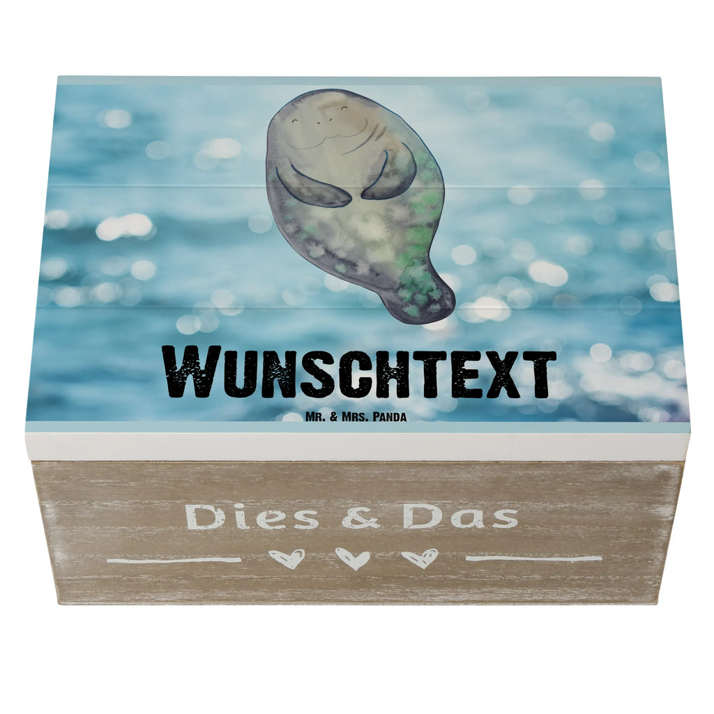 Personalisierte Holzkiste Seekuh happy Truhe mit Namen, Schatulle mit Namen, Erinnerungsbox mit Namen, Aufbewahrungsbox mit Namen, Kiste Personalisiert, Dekokiste mit Namen, Holzkiste Personalisiert, Erinnerungskiste Personalisiert, Kiste mit Namen, Truhe Personalisiert, Aufbewahrungsbox Personalisiert, GEschenkdose Personalisiert, Schatzkiste mit Namen, Schatulle Personalisiert, Geschenkbox Personalisiert, Holzkiste mit Namen, Erinnerungsbox Personalisiert, Schatzkiste Personalisiert, Dekokiste Personalisiert, mit Namen, Urlaub, Meerestiere, Meer, Seekuh, Seekühe, Zufrieden, Achtsamkeit, Neustart, Respekt, Freundin, Selbstliebe, Neuanfang, Liebeskummer