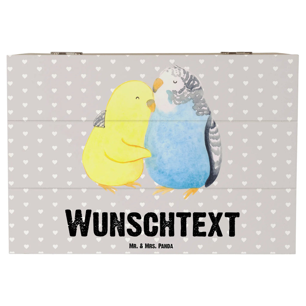 Personalisierte Holzkiste Wellensittich Liebe Truhe Personalisiert, Geschenkbox personalisiert, Schatzkiste mit Namen, Kiste mit Namen, Schatulle Personalisiert, GEschenkdose personalisiert, mit Namen, Erinnerungskiste, Truhe mit Namen, Dekokiste mit Namen, Aufbewahrungsbox Personalisiert, Kiste Personalisiert, Erinnerungsbox mit Namen, Holzkiste Personalisiert, Erinnerungsbox Personalisiert, Holzkiste mit Namen, Schatulle mit Namen, Erinnerungskiste Personalisiert, Aufbewahrungsbox mit Namen, Schatzkiste Personalisiert, Dekokiste Personalisiert, Liebe, Partner, Freund, Freundin, Ehemann, Ehefrau, Heiraten, Verlobung, Heiratsantrag, Liebesgeschenk, Jahrestag, Hocheitstag, Vögel, Kuscheln, Wellensittich, Nähe, Vertrauen