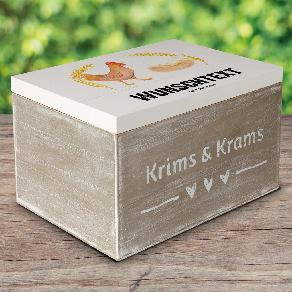 Personalizowane drewniane pudełko kurczak Dumny Schatzkiste mit Namen, Geschenkbox Personalisiert, Aufbewahrungsbox Personalisiert, Erinnerungsbox Personalisiert, mit Namen, Truhe mit Namen, Schatulle Personalisiert, Holzkiste Personalisiert, GEschenkdose Personalisiert, Kiste mit Namen, Aufbewahrungsbox mit Namen, Erinnerungsbox mit Namen, Holzkiste mit Namen, Schatzkiste Personalisiert, Erinnerungskiste Personalisiert, Kiste Personalisiert, Dekokiste mit Namen, Dekokiste Personalisiert, Truhe Personalisiert, Schatulle mit Namen, Landwirtin, Bauernhof, Hoftiere, Landwirt, Henne, Hühner, Landleben, Eier, Hahn, Geburt, Motivation, Magie, Schwangerschaft, Spruch, Hof