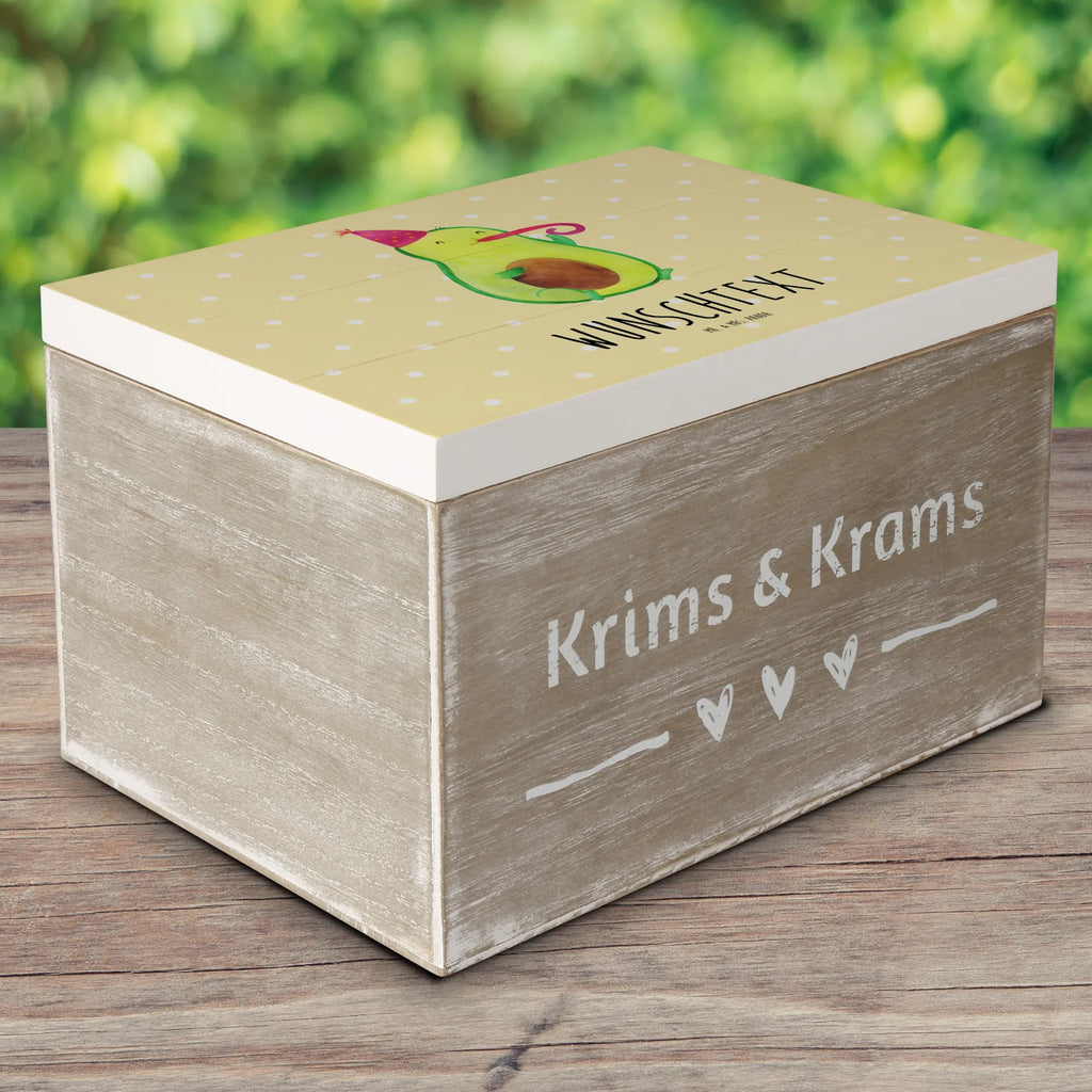 Personalisierte Holzkiste Avocado Feier Holzkiste mit Namen, Kiste mit Namen, Holzkiste Personalisiert, Aufbewahrungsbox mit Namen, Geschenkbox Personalisiert, Kiste Personalisiert, Erinnerungskiste Personalisiert, Schatzkiste mit Namen, Aufbewahrungsbox Personalisiert, Schatulle mit Namen, Dekokiste mit Namen, Truhe mit Namen, Schatzkiste Personalisiert, mit Namen, Truhe Personalisiert, GEschenkdose Personalisiert, Erinnerungsbox Personalisiert, Schatulle Personalisiert, Erinnerungsbox mit Namen, Dekokiste Personalisiert, Veggie, Vegan, Gesund, Avocado, Gute Laune, Feier, Party, Feierlichkeit, Tröte, Geburtstag, Fete