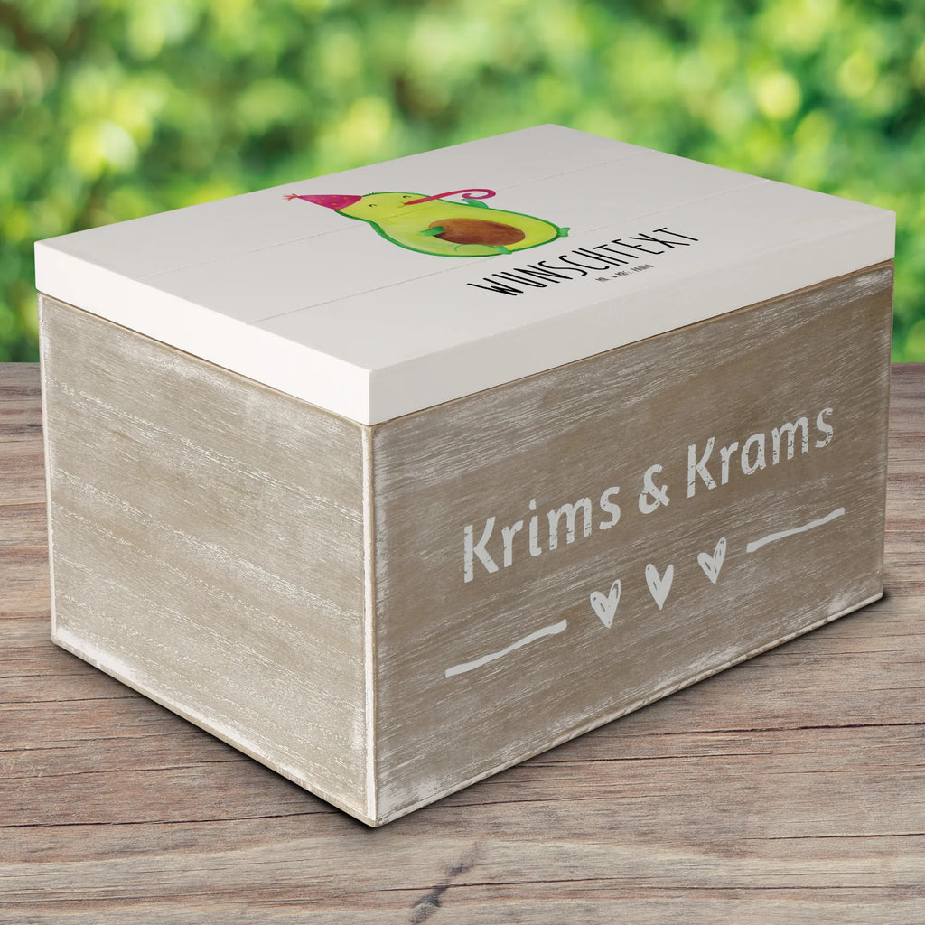 Personalisierte Holzkiste Avocado Feier Holzkiste mit Namen, Kiste mit Namen, Holzkiste Personalisiert, Aufbewahrungsbox mit Namen, Geschenkbox Personalisiert, Kiste Personalisiert, Erinnerungskiste Personalisiert, Schatzkiste mit Namen, Aufbewahrungsbox Personalisiert, Schatulle mit Namen, Dekokiste mit Namen, Truhe mit Namen, Schatzkiste Personalisiert, mit Namen, Truhe Personalisiert, GEschenkdose Personalisiert, Erinnerungsbox Personalisiert, Schatulle Personalisiert, Erinnerungsbox mit Namen, Dekokiste Personalisiert, Veggie, Vegan, Gesund, Avocado, Gute Laune, Feier, Party, Feierlichkeit, Tröte, Geburtstag, Fete