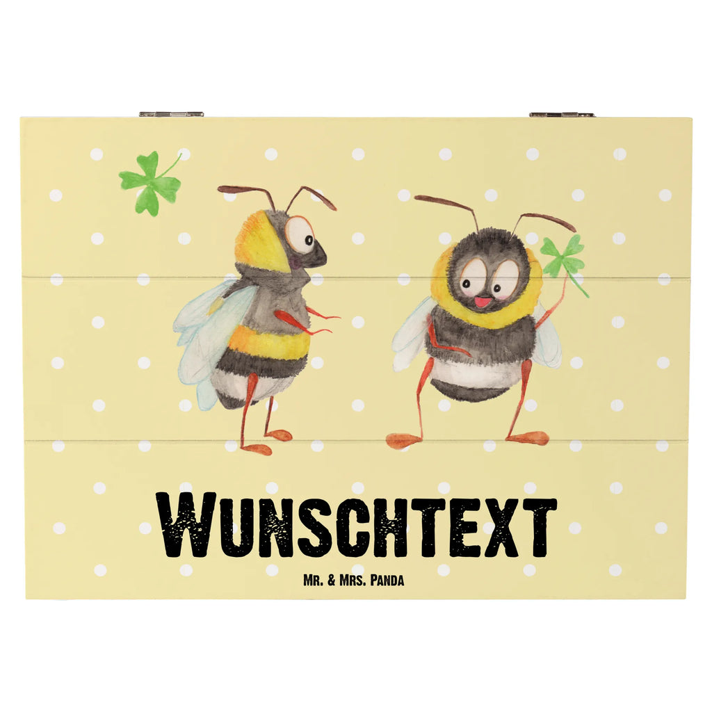 Personalisierte Holzkiste Hummeln Kleeblatt Erinnerungsbox mit Namen, Dekokiste mit Namen, Dekokiste Personalisiert, Truhe mit Namen, Holzkiste mit Namen, Kiste Personalisiert, Truhe Personalisiert, Schatzkiste Personalisiert, Schatzkiste mit Namen, Aufbewahrungsbox Personalisiert, Schatulle Personalisiert, Geschenkbox Personalisiert, Schatulle mit Namen, Kiste mit Namen, Erinnerungsbox Personalisiert, GEschenkdose Personalisiert, Holzkiste Personalisiert, mit Namen, Erinnerungskiste Personalisiert, Aufbewahrungsbox mit Namen, Lustige Sprüche, Tiere, Tiermotive, Gute Laune, glücklich sein, Hummel, Spruch Fröhlich, Biene, Biene Deko, Spruch schön, glücklich Werden, Spruch Positiv