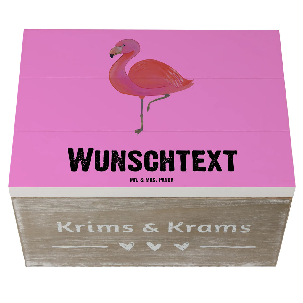Personalisierte Holzkiste Flamingo Classic Kiste mit Namen, Aufbewahrungsbox Personalisiert, Dekokiste mit Namen, Schatulle Personalisiert, mit Namen, Erinnerungskiste Personalisiert, Holzkiste Personalisiert, Holzkiste mit Namen, Truhe Personalisiert, Dekokiste Personalisiert, Erinnerungsbox Personalisiert, Geschenkbox personalisiert, Schatzkiste Personalisiert, Aufbewahrungsbox mit Namen, Schatzkiste mit Namen, Schatulle mit Namen, Truhe mit Namen, Erinnerungsbox mit Namen, Kiste Personalisiert, GEschenkdose personalisiert, Erinnerungskiste, Flamingo, für mich, Sohn, Freundin, ich, Tochter, Freundinnen, Außenseiter, Einzigartig, Selbstliebe, Spruch, Geschwister, Stolz