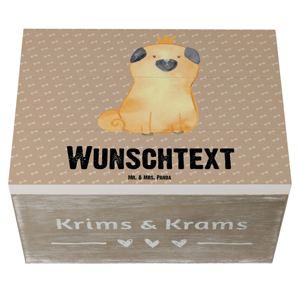 Personalisierte Holzkiste Mops Krone GEschenkdose Personalisiert, Erinnerungsbox mit Namen, Kiste mit Namen, Dekokiste mit Namen, Truhe mit Namen, Schatulle Personalisiert, Kiste Personalisiert, Holzkiste Personalisiert, Schatzkiste mit Namen, Erinnerungskiste Personalisiert, Erinnerungsbox Personalisiert, Schatzkiste Personalisiert, Aufbewahrungsbox mit Namen, Truhe Personalisiert, Schatulle mit Namen, Holzkiste mit Namen, Aufbewahrungsbox Personalisiert, Geschenkbox Personalisiert, mit Namen, Dekokiste Personalisiert, Sprüche, Hund, Hunderasse, Hundebesitzer, Hundemotiv, Haustier, Tierliebhaber, Hundebesitzer. Spruch, Allergisch, Hausregel, Lustig, Kinderlos, Mops