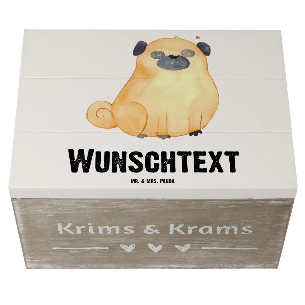 Personalisierte Holzkiste Mops Geschenkbox Personalisiert, Erinnerungsbox Personalisiert, Dekokiste Personalisiert, Dekokiste mit Namen, Schatzkiste mit Namen, GEschenkdose Personalisiert, Erinnerungsbox mit Namen, Aufbewahrungsbox mit Namen, Erinnerungskiste Personalisiert, Truhe Personalisiert, Schatulle mit Namen, Schatzkiste Personalisiert, Holzkiste Personalisiert, mit Namen, Truhe mit Namen, Kiste Personalisiert, Kiste mit Namen, Aufbewahrungsbox Personalisiert, Schatulle Personalisiert, Holzkiste mit Namen, Sprüche, Hund, Hunderasse, Hundebesitzer, Hundemotiv, Haustier, Tierliebhaber, Mops, Hundeliebe, Liebe