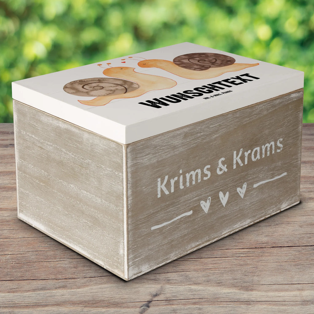 Personalised wooden chest Snails in love Schatulle mit Namen, Dekokiste Personalisiert, Schatzkiste mit Namen, Erinnerungskiste, Holzkiste Personalisiert, Truhe mit Namen, mit Namen, Dekokiste mit Namen, Erinnerungskiste Personalisiert, Schatzkiste Personalisiert, Schatulle Personalisiert, GEschenkdose personalisiert, Aufbewahrungsbox mit Namen, Truhe Personalisiert, Holzkiste mit Namen, Kiste mit Namen, Geschenkbox personalisiert, Erinnerungsbox Personalisiert, Kiste Personalisiert, Aufbewahrungsbox Personalisiert, Erinnerungsbox mit Namen, Liebe, Partner, Freund, Freundin, Ehemann, Ehefrau, Heiraten, Verlobung, Heiratsantrag, Liebesgeschenk, Jahrestag, Hocheitstag